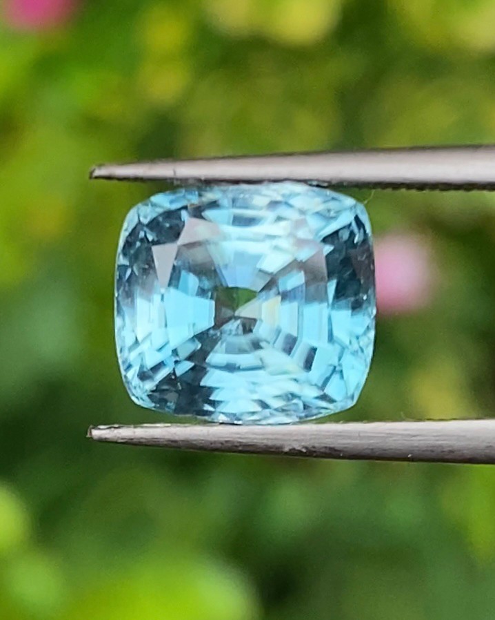 พลอย เพทาย Natural Zircon 4.53 กะรัต (Cts.) พลอยแท้อัญมณีมงคล ประจําวันเกิด เครื่องประดับพลอย