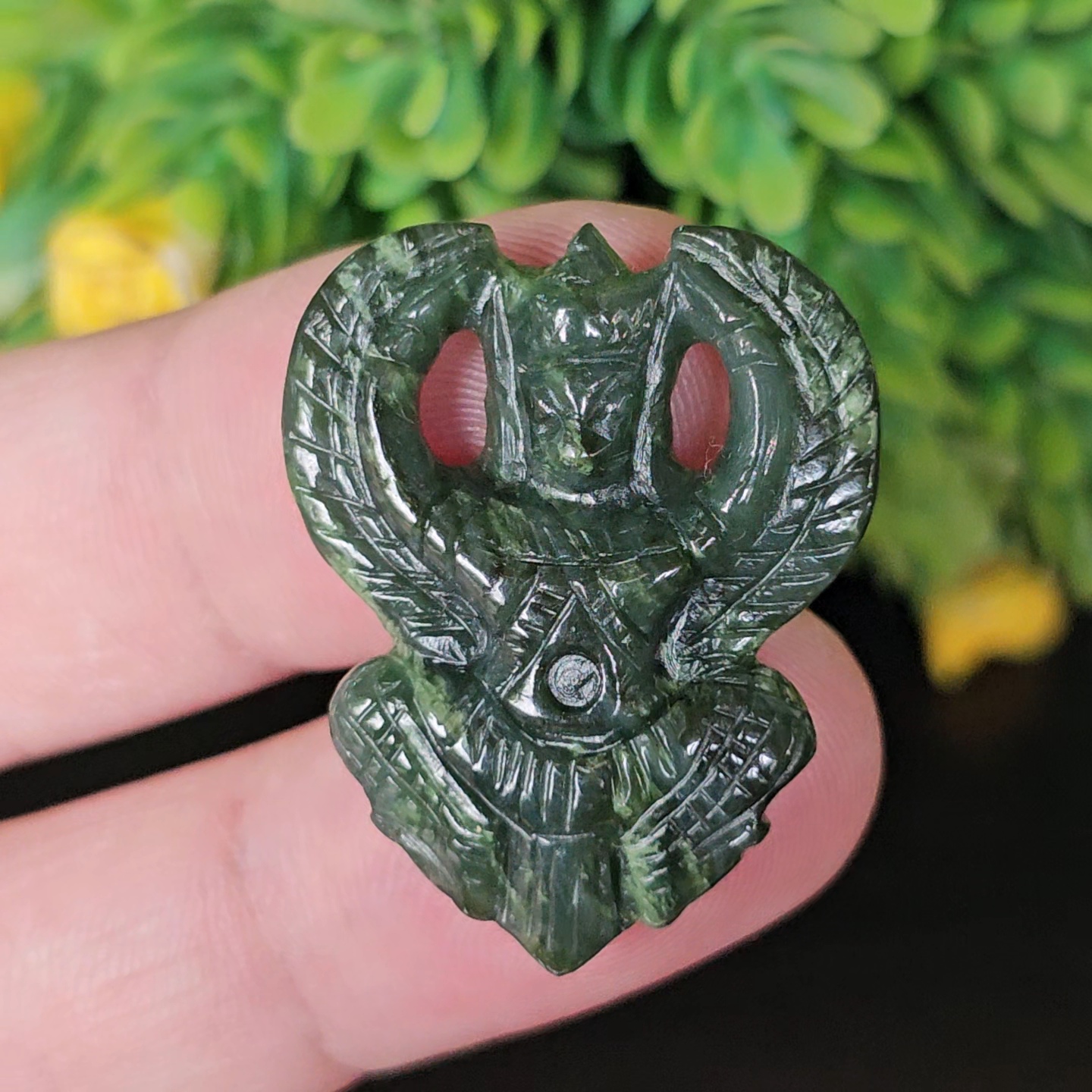 หยกแกะสลัก ครุฑ เนฟไฟรต์ (Nephrite jadeite)