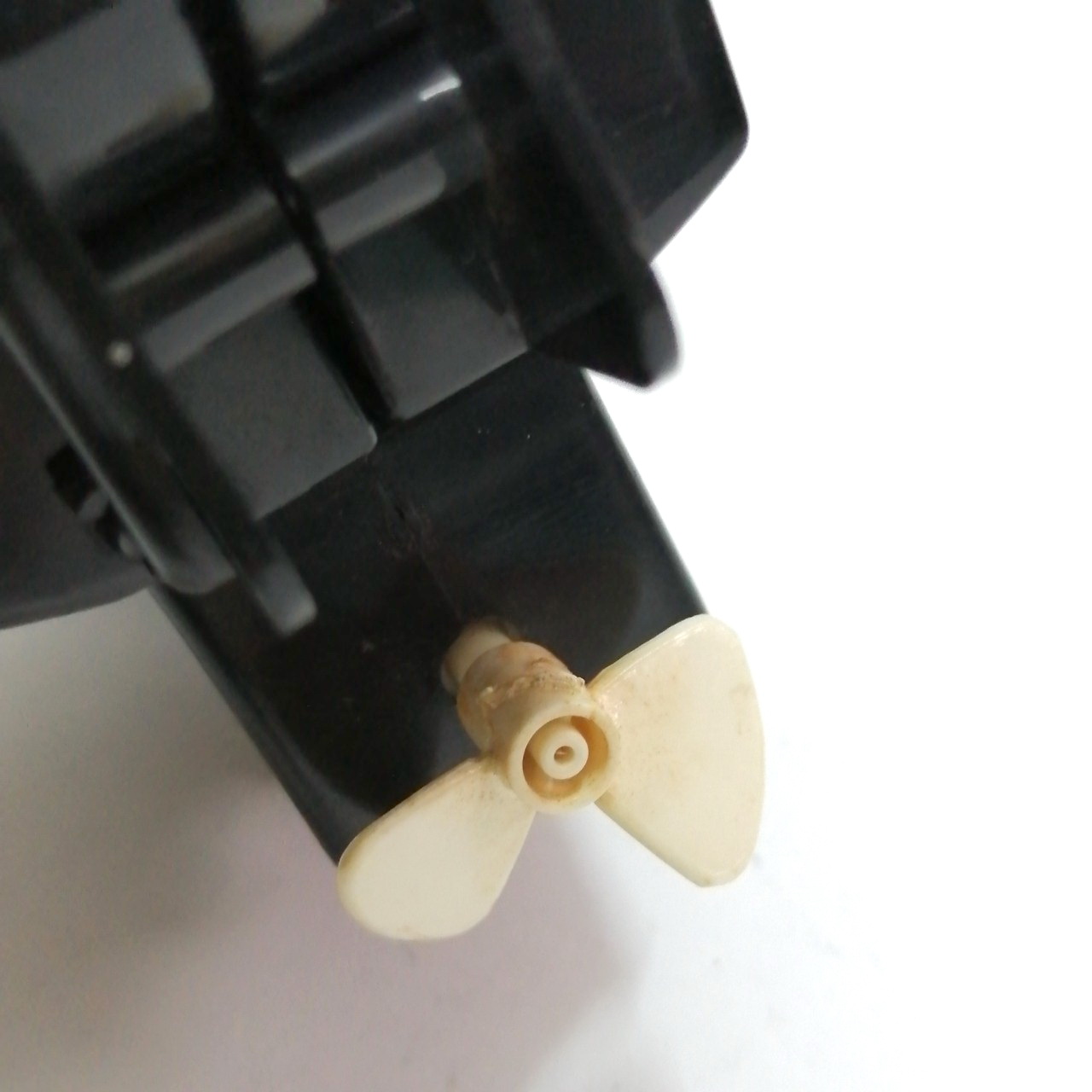 ***แขนหายหนึ่งข้าง และ ใบพัดเรือหัก1ใบ ,เรือไตตานิก แปลงร่างเป็นหุ่นได้ ขนาดตามรูป กลไกแปลงร่างได้ปกติแปลงเป็นเรือได้ งานเก่าเก็บ ขายตามสภาพ พิตารณาก่อนซื้อ