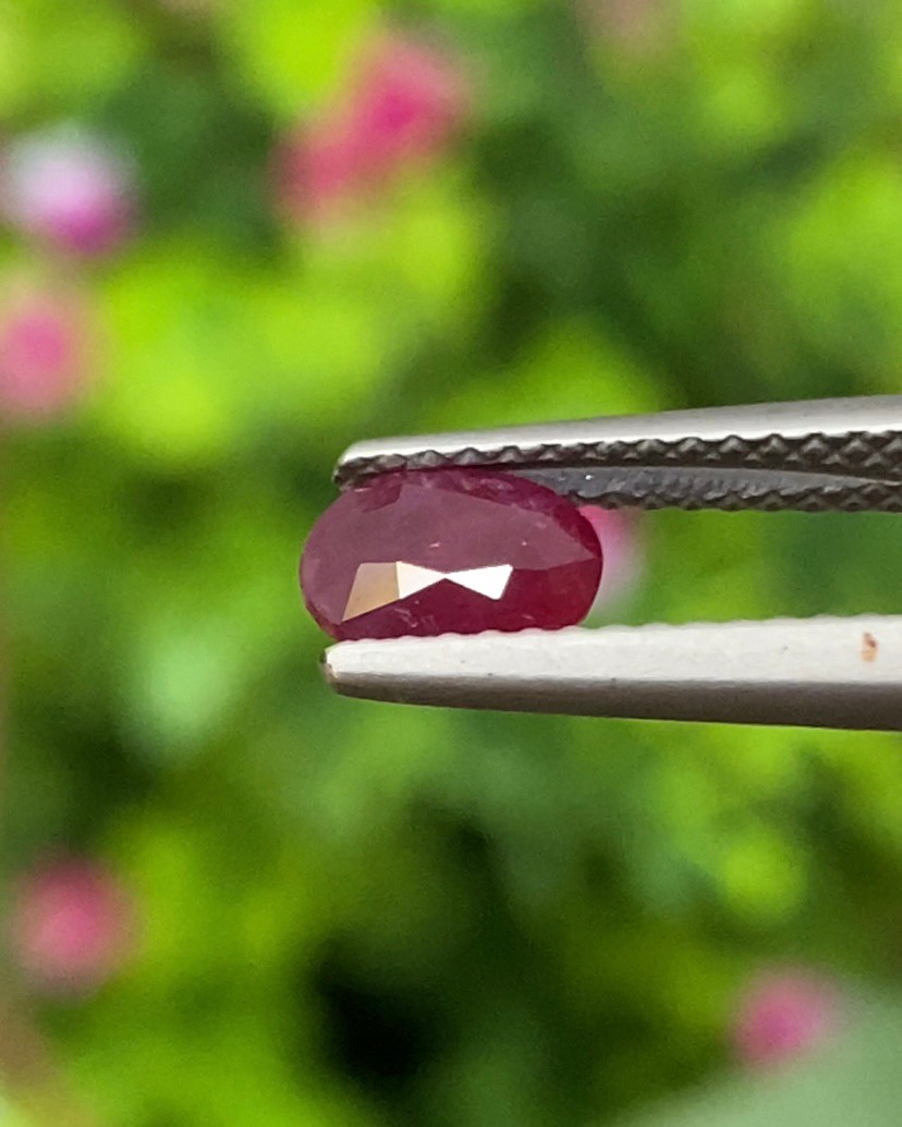 พลอย ทับทิม สยาม (Siam Ruby Sapphire) 1.00 กะรัต (Cts.) พร้อมใบเซอร์ พลอยแท้ อัญมณีมงคลประจําวันเกิด เครื่องประดับพลอย