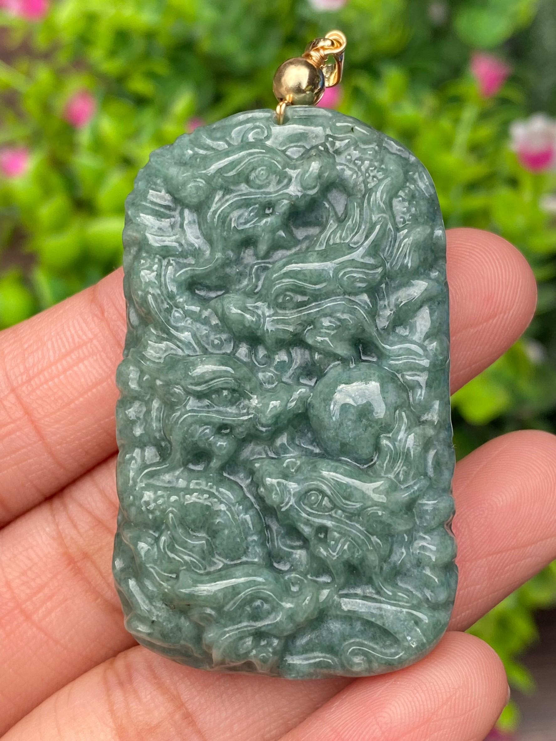 หยก พม่า แท้ จี้หยก (Burmese jadeite) แกะสลักมังกร 180.66 กะรัต (Cts.) หยกแท้ อัญมณีมงคลประจําวันเกิด เครื่องประดับหยก