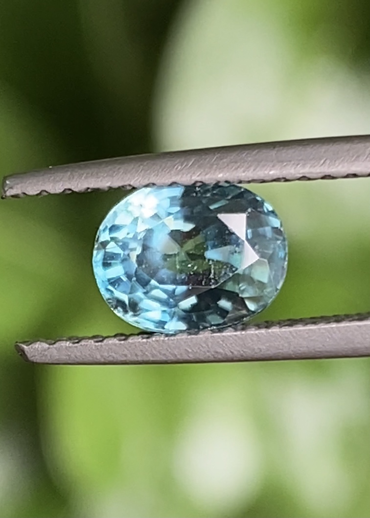 พลอย เพทาย Natural Zircon 1.79 กะรัต (Cts.)
