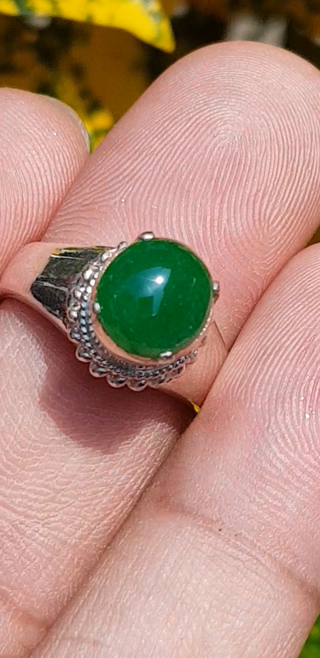 หยก พม่า แท้ Jade แหวนหยก 翡翠戒指 (Jadeite ring) 1.67 กะรัต (Cts.) ดิบ ไม่ผ่านการปรับปรุง (Type A) พม่า (Myanmar)