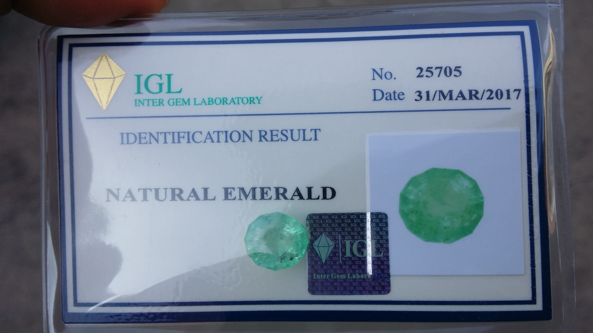 พลอย มรกต โคลัมเบีย Colombian Emerald 4.509 กะรัต (Cts.) พร้อมใบเซอร์ พลอยแท้ อัญมณีมงคลประจําวันเกิด เครื่องประดับพลอย