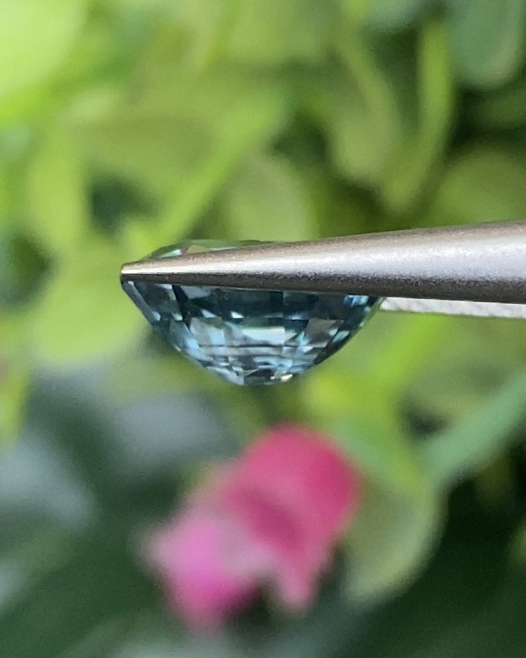 พลอย เพทาย (Zircon) 3.49 กะรัต (Cts.) พลอยแท้ อัญมณีมงคลประจําวันเกิด เครื่องประดับพลอย