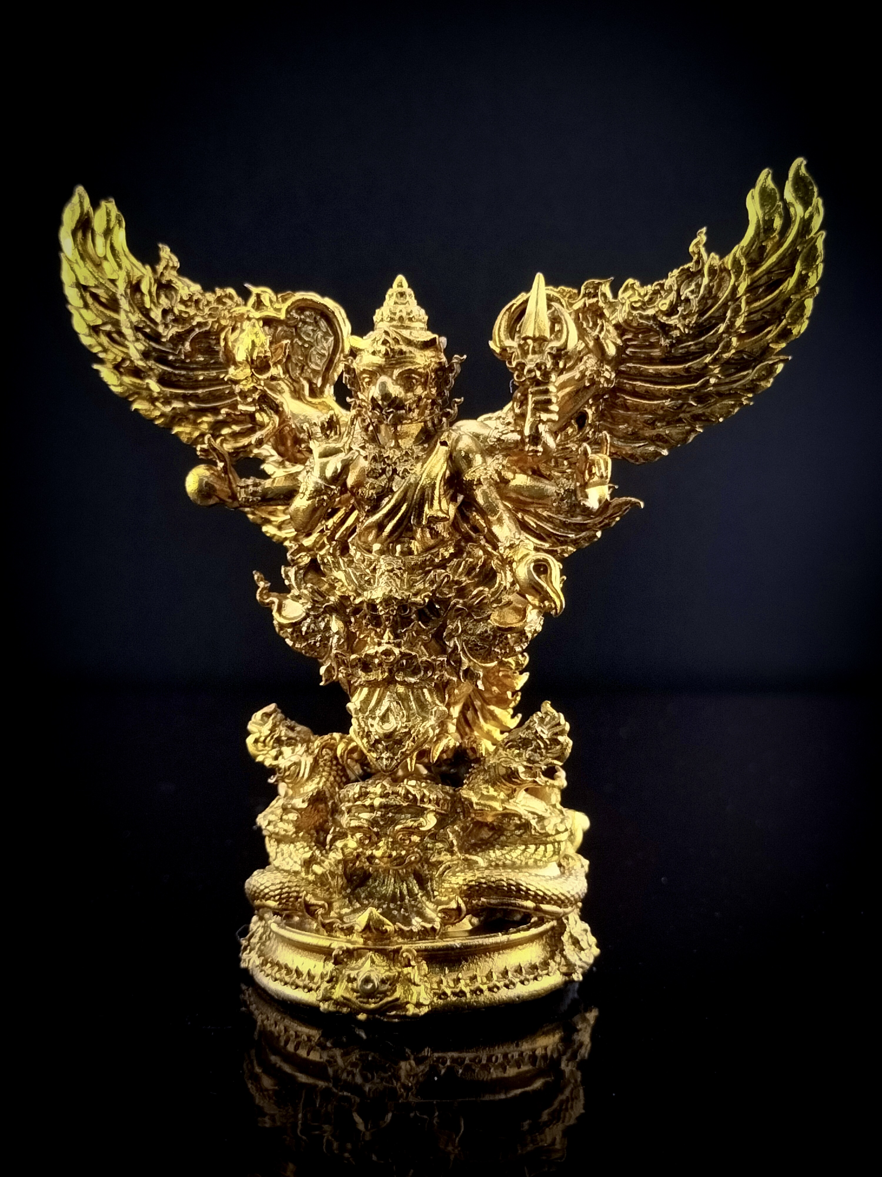 พญาครุฑมังรายศาสตร์ ขนาดตั้งหน้ารถ