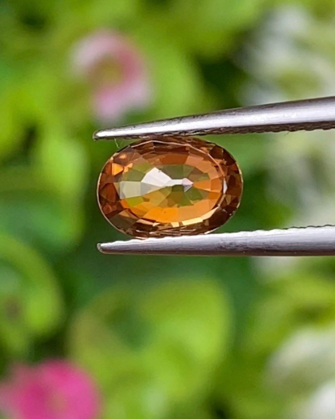 พลอย เพทาย (Zircon) 1.17 กะรัต (Cts.) พลอยแท้ อัญมณีมงคลประจําวันเกิด เครื่องประดับพลอย