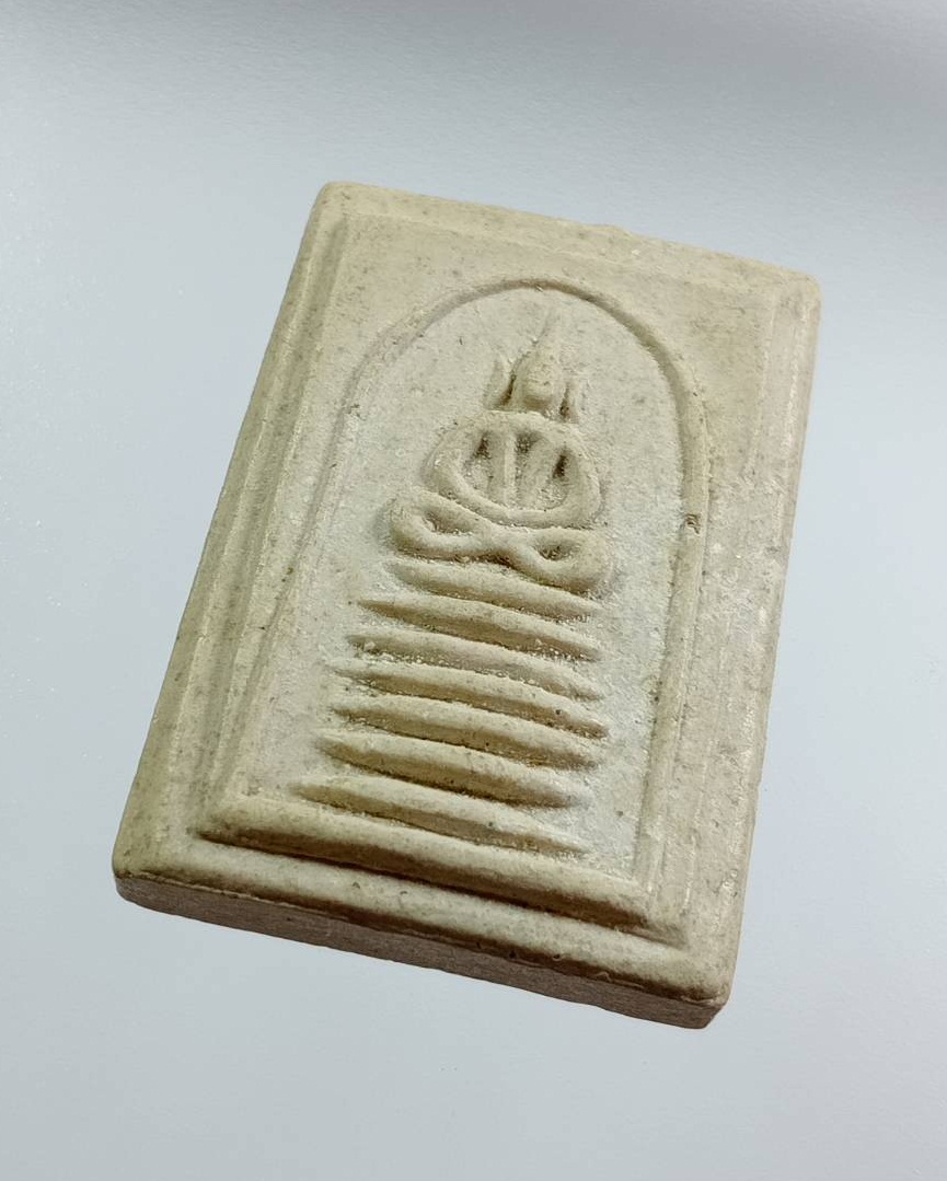 ผ3425 พระสมเด็จ7ชั้น เข่าบ่วง หลังเรียบ ไม่ทราบที่