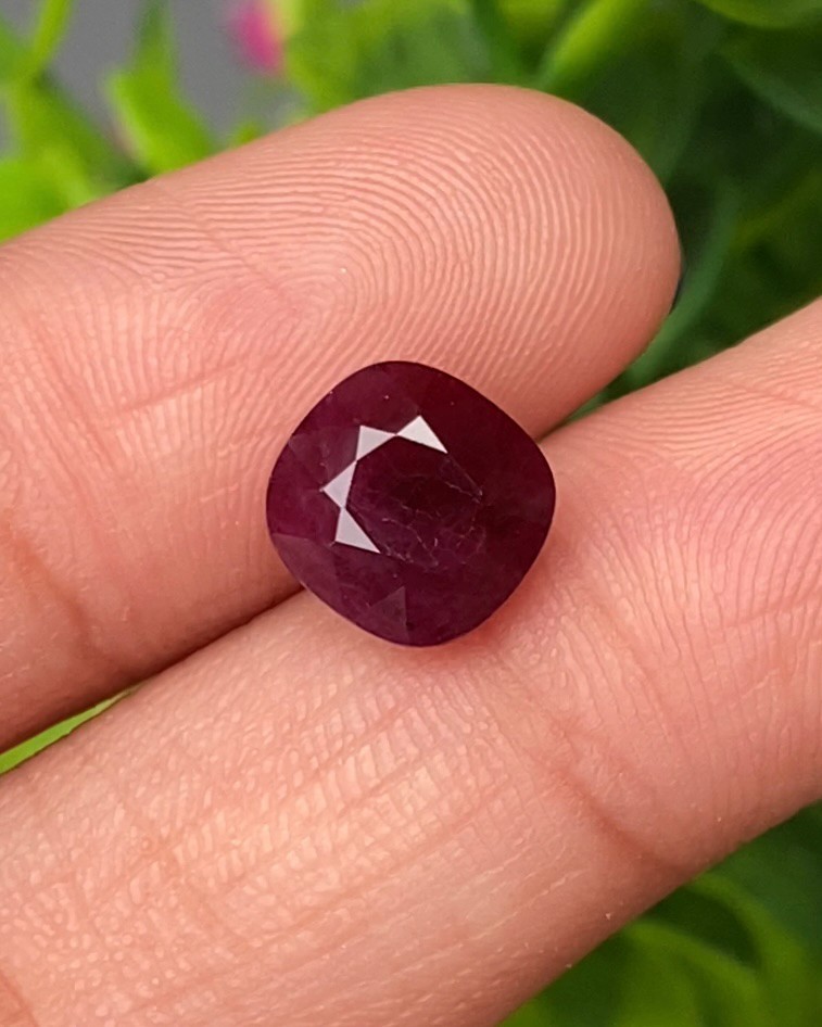 พลอย ทับทิม พม่า (Burmese Ruby Sapphire) 4.07 กะรัต พร้อมใบเซอร์ พลอยแท้ อัญมณีมงคลประจําวันเกิด เครื่องประดับพลอย