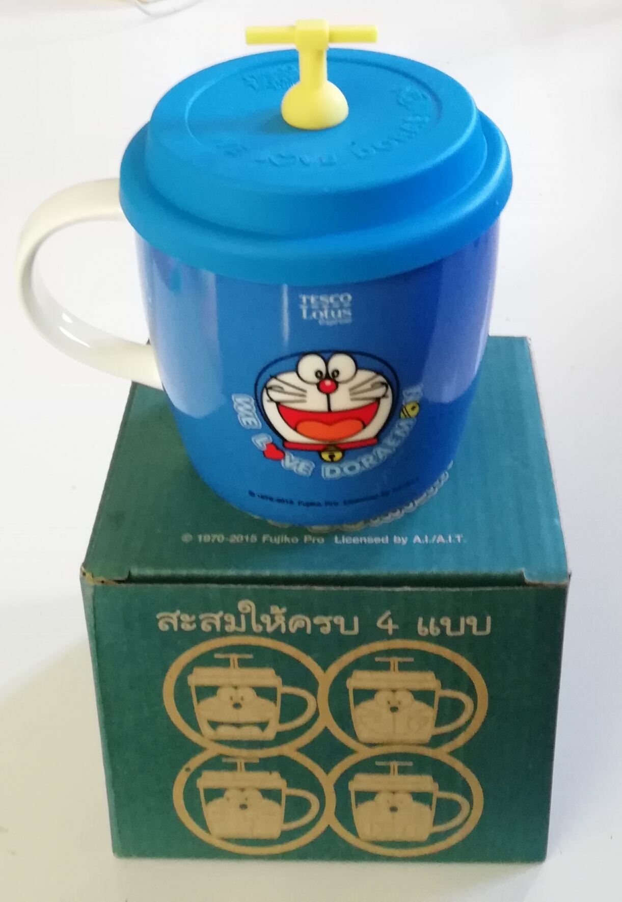 แก้วน้ำเซรามิก "แก้วโดราเอม่อน พรเอมฝายางสีน้ำเงิน มีใบพัดเหลือง" ของสะสมจากเทสโก้ โลตัส,Ceramic glass, Doraemon collection Doraemon collectible glass from Tesco Lotus