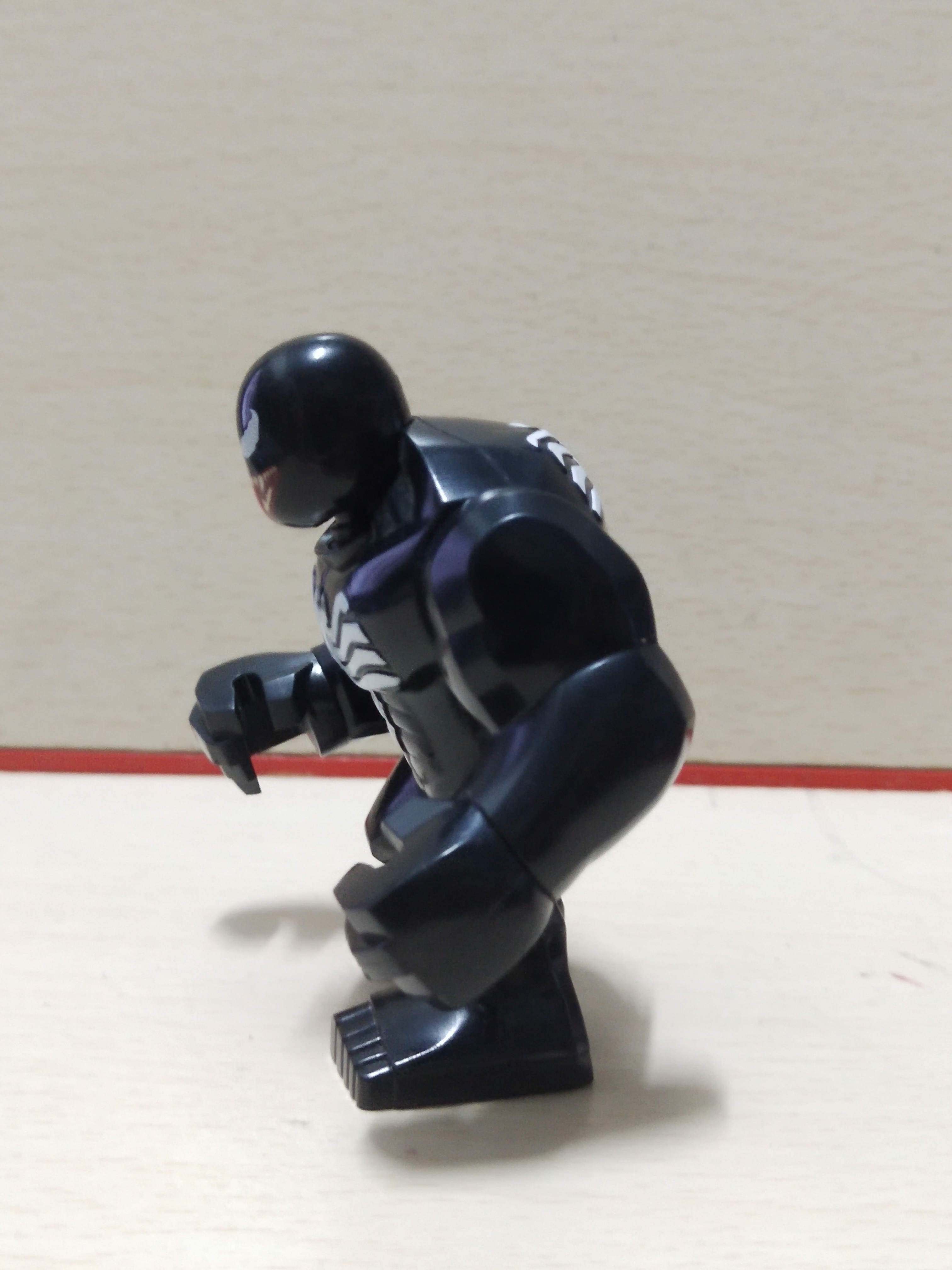 มีหลายภาพ ตุ๊กตาพลาสติกเวน่อมบริค Venom Brick ขนาดประมาณ 3 นิ้ว ของมีตามภาพ