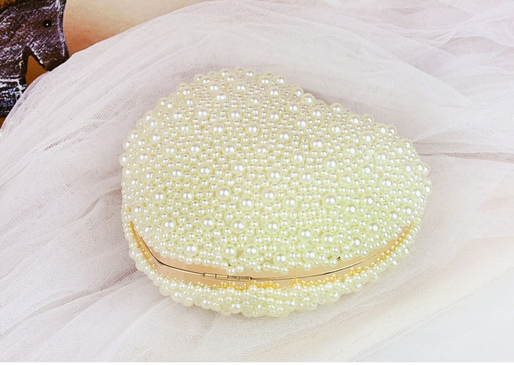 Evening Clutch กระเป๋าออกงาน แต่งมุกทั้งใบ รูปหัวใจ สวยน่ารัก