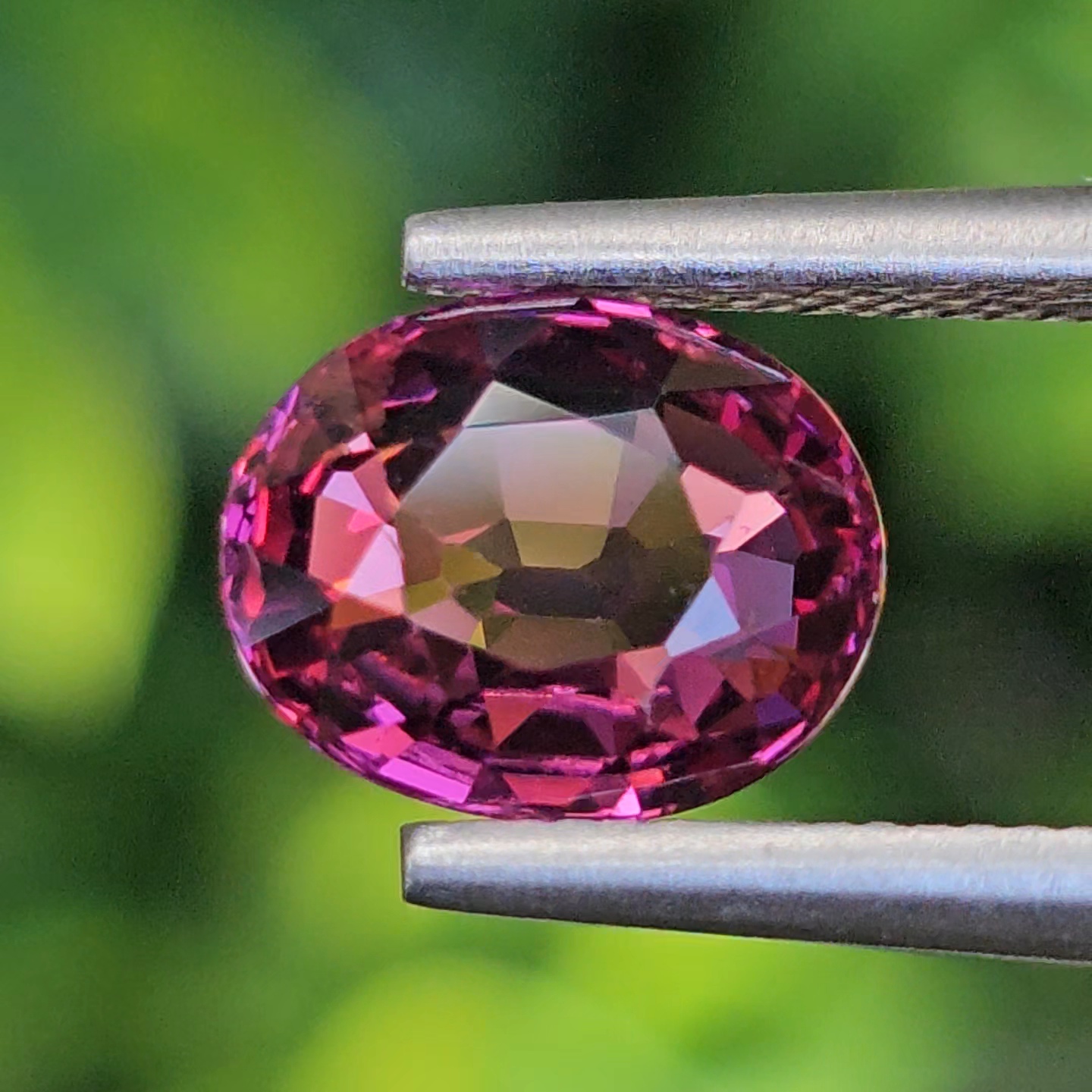 พลอย อุมบาไลต์ การ์เน็ต Umbalite Garnet 1.56 กะรัต (Cts.) ดิบ Unheated ลอยแท้ อัญมณีมงคลประจําวันเกิด เครื่องประดับพลอย