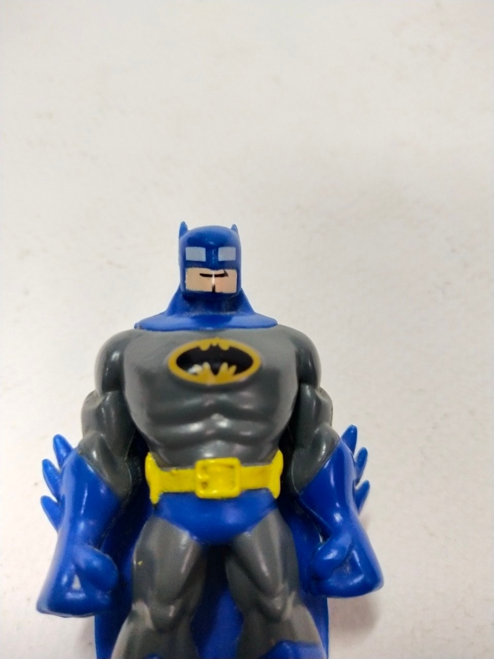 ตุ๊กตายางตัน แบทแมน อนิเมชั่น เวอร์ชั่น ขนาดตามรูป รุ่นแขนโต ยางตัน มือสองสภาพดีมีรอยดีบ้าง