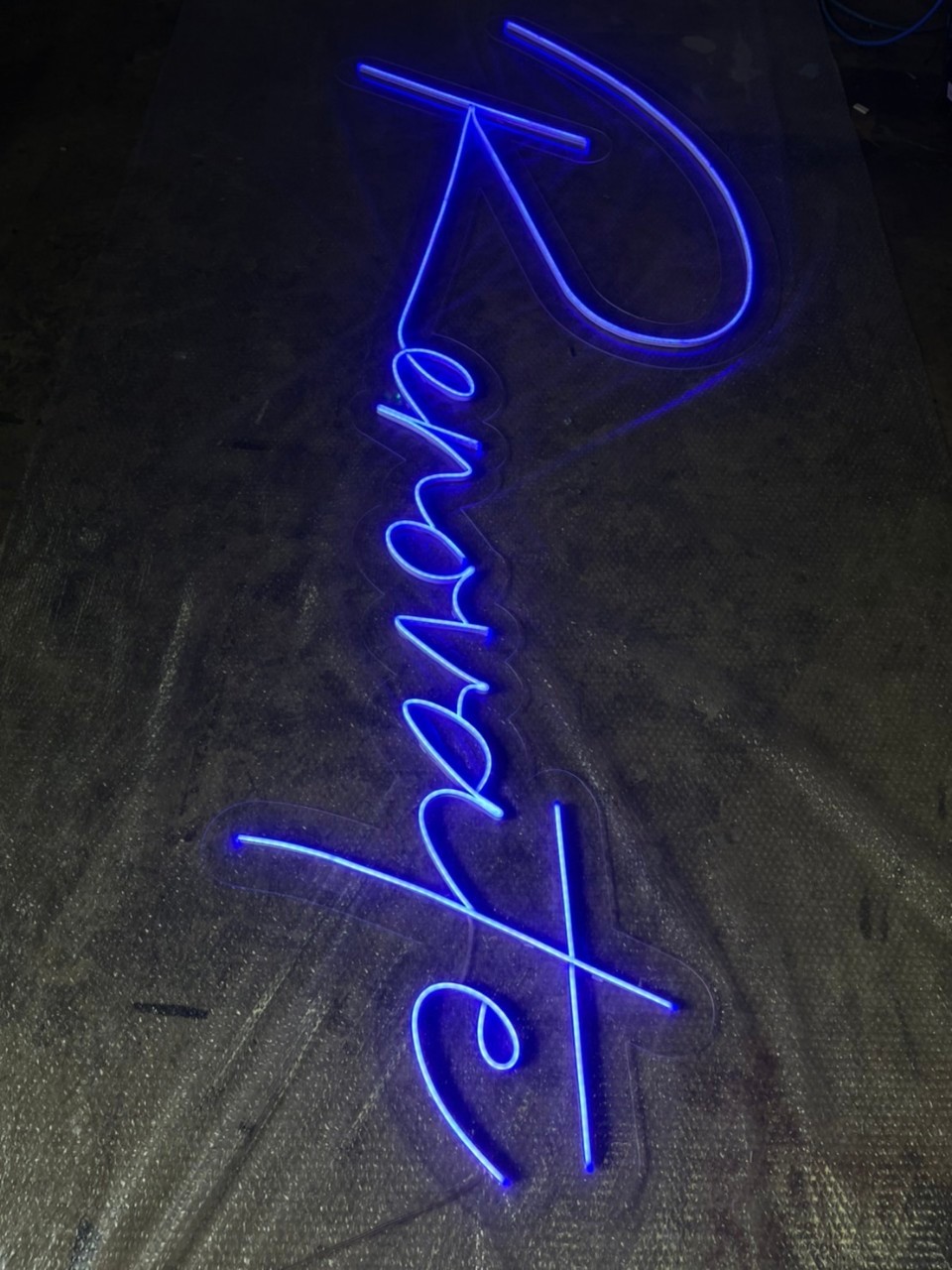 ไฟนีออน เฟค