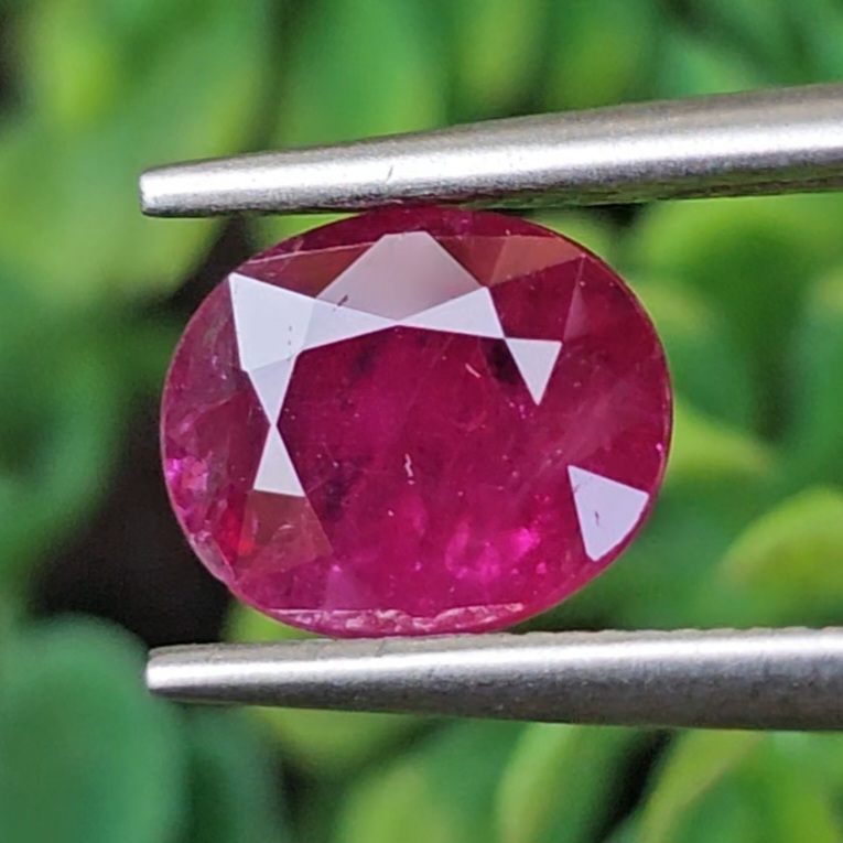 พลอย ทับทิม สยาม Siam Ruby sapphire 1.60 กะรัต (Cts.) พร้อมใบเซอร์ (With Certificate) พลอยแท้ อัญมณีมงคลประจําวันเกิด เครื่องประดับพลอย