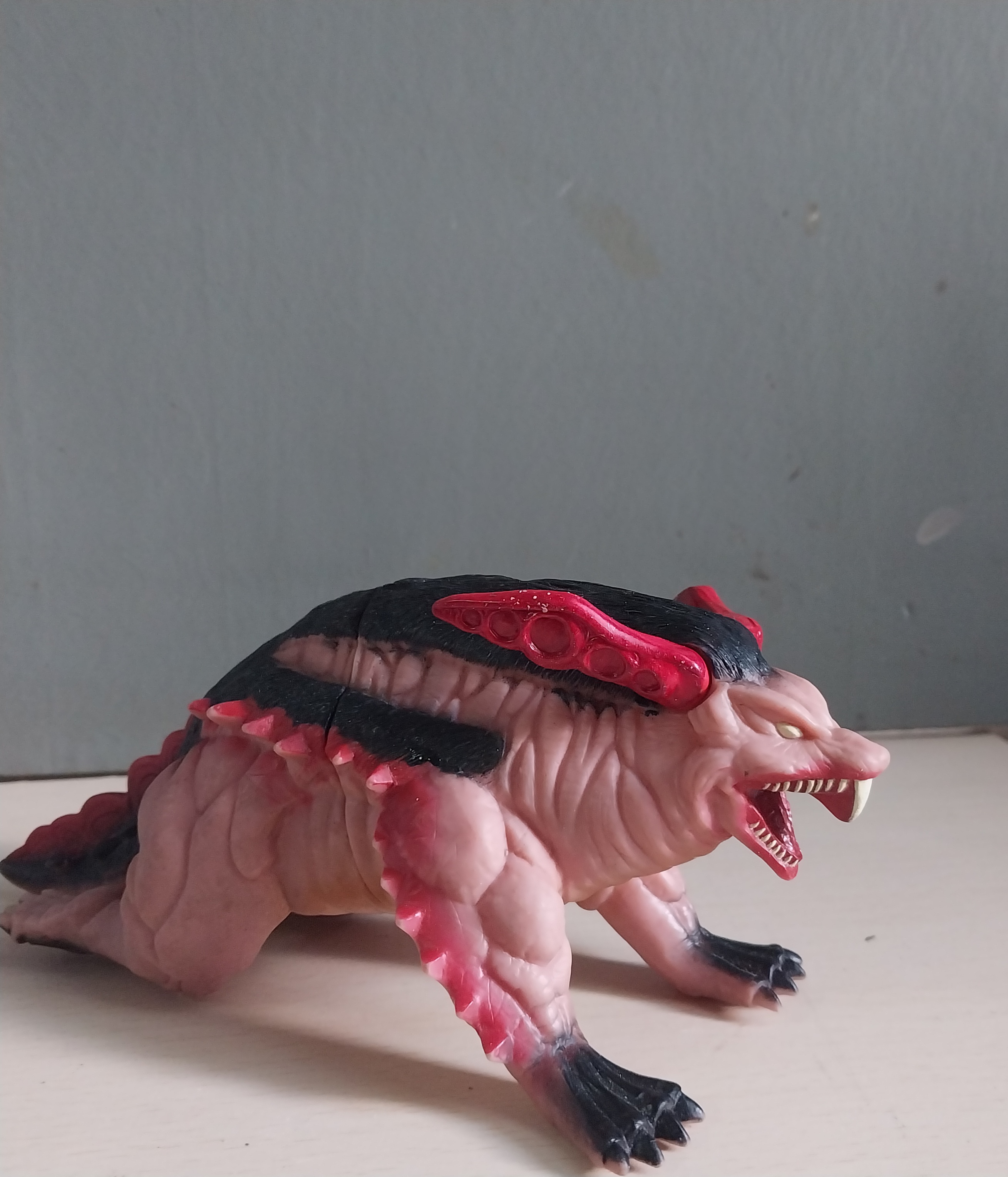 มีหลายภาพ ***โม หูอีกข้าง และทำสีใหม่อีกข้างให้เหมือนกัน ซอฟขนาดประมาณ7" ตามภาพ สัตว์ประหลาดคิงมอเรอเรท จาก อุลตร้าแมนทัก้า