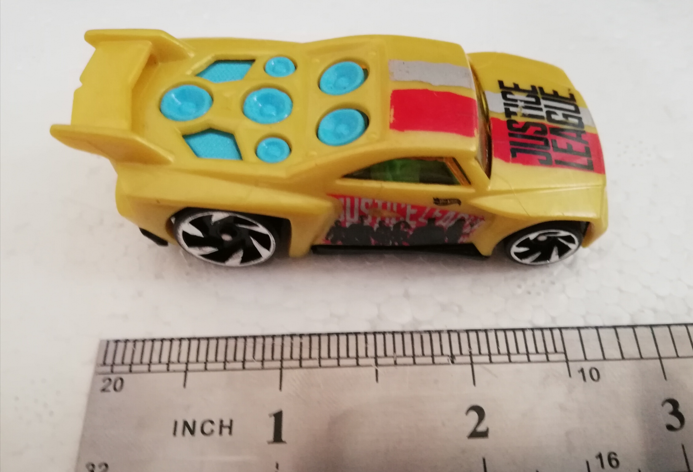 รถเหล็ก Die Cast, Bassline พิมพ์ลาย จัสติกลีก Justice League ของใหม่ ไม่มีแพ็ค สีเหลือง **อาจมีตำหนิเล็กน้อย โปรดตรวจสอบทุกภาพ