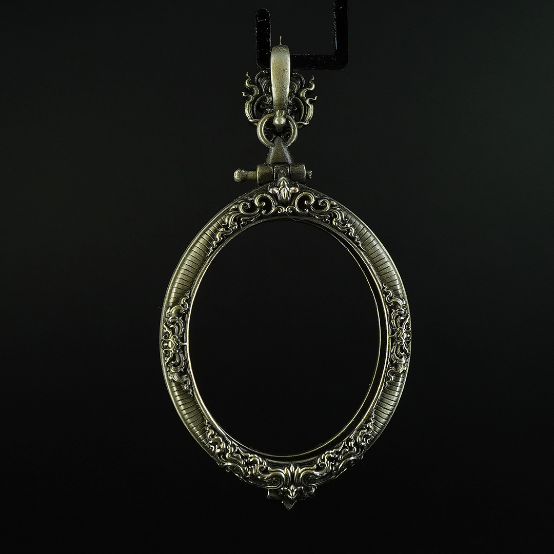 (แบบที่19) กรอบเนื้อไวท์บรอนซ์ชุบซาติน สำหรับองค์พระขนาด ความสูง 3 เซนติเมตร ความกว้าง 2.5 เซนติเมตร