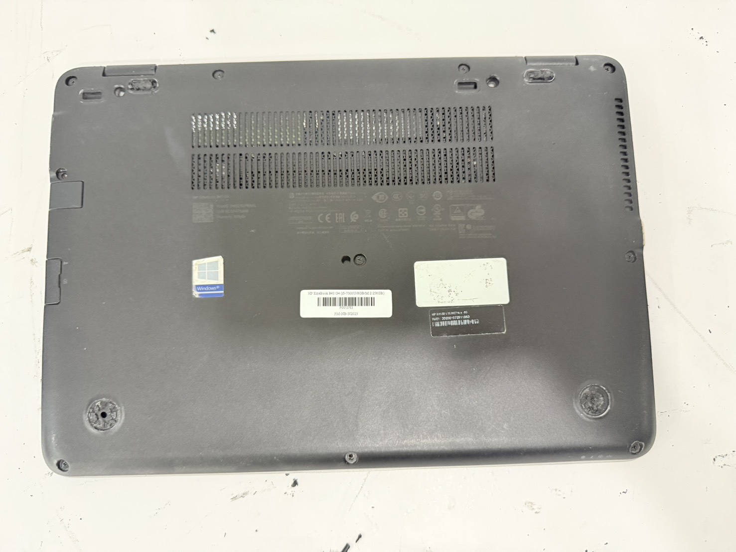 Notebook HP EliteBook 840 G4 (i5-7300U/8GB/M.2 256GB) ไม่มี Adapter แบต 78% แบตเสื่อม จอ Bright ขอบยางเสื่อม