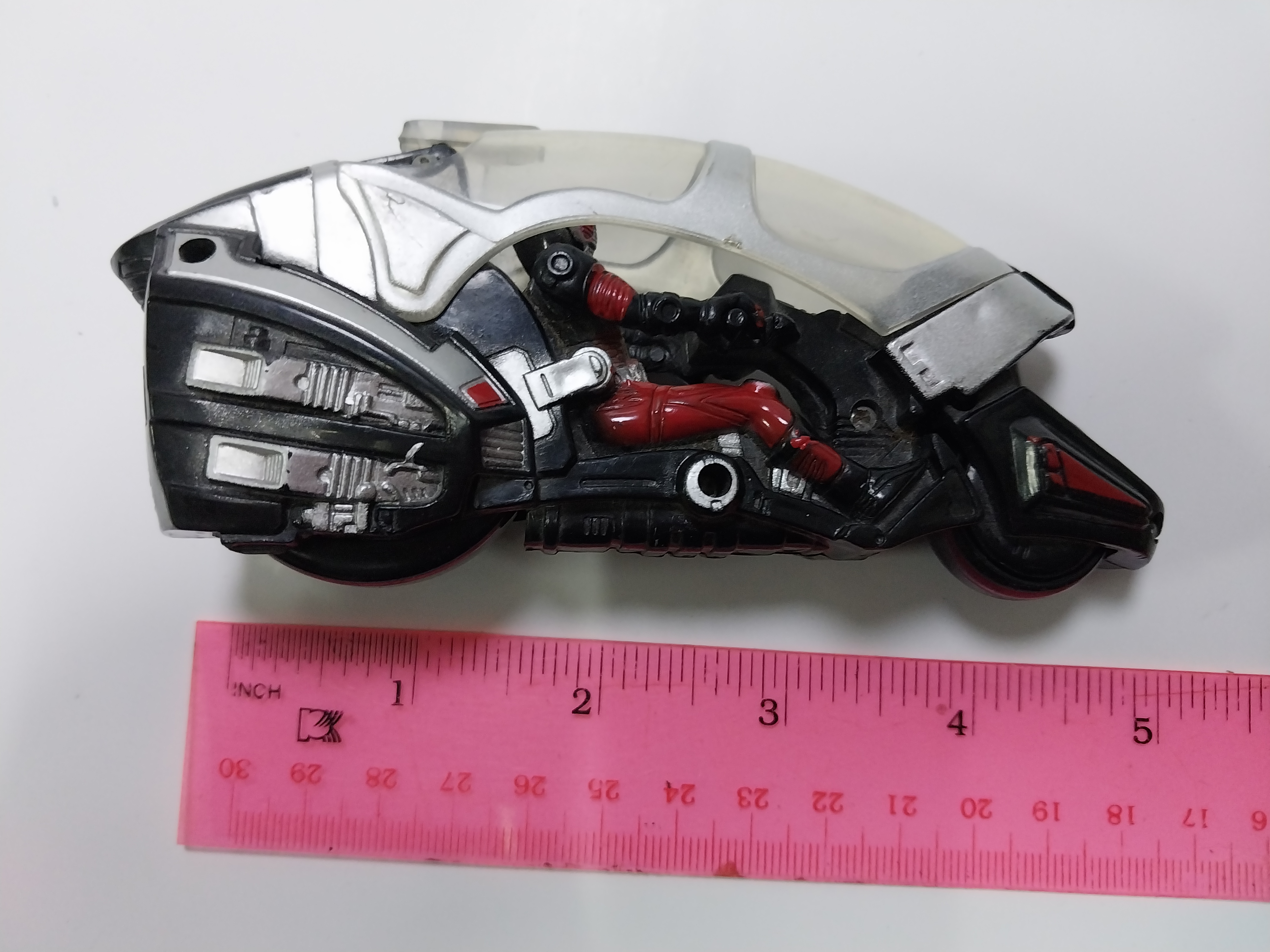 มีหลายภาพ, **ไม่มีขาตั้ง รถไรด์ชู้ตเตอร์ + ไรเดอร์ริวคิ จากคาเมนไรเดอร์ริวคิ ขนาด 6 นิ้วขนาดตามรูป เปิดกระจกครอบได้ ล้อหมุนได้