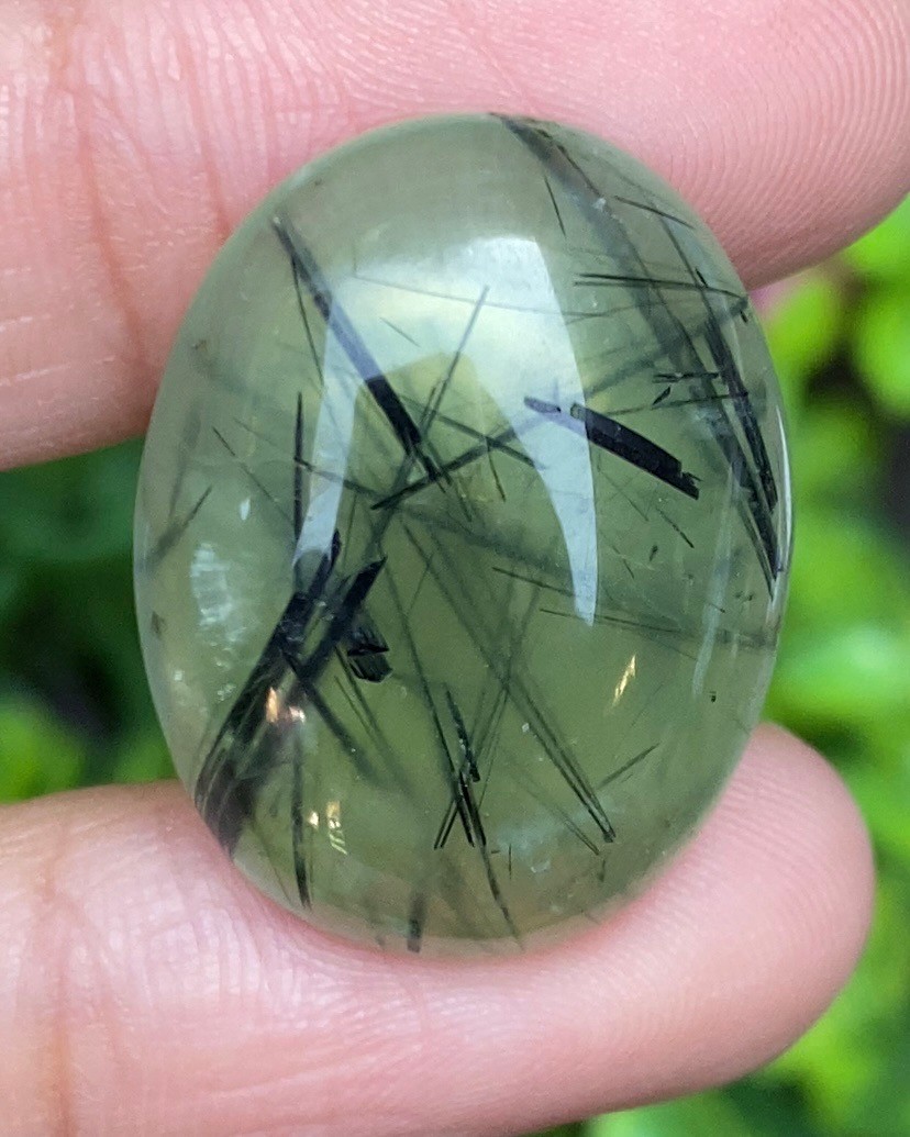 ไหมดำ พรีไนท์ Prehnite with Black tourmaline 33.45 กะรัต Cts. พลอยแท้ อัญมณีมงคลประจําวันเกิด เครื่องประดับพลอย