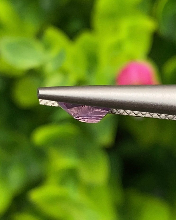 พลอย เพอเพิล แซฟไฟร์ สีม่วง Purple Sapphire ดิบ (Unheated) 1.13 กะรัต (Cts.) พลอยแท้ อัญมณีมงคลประจําวันเกิด เครื่องประดับพลอย