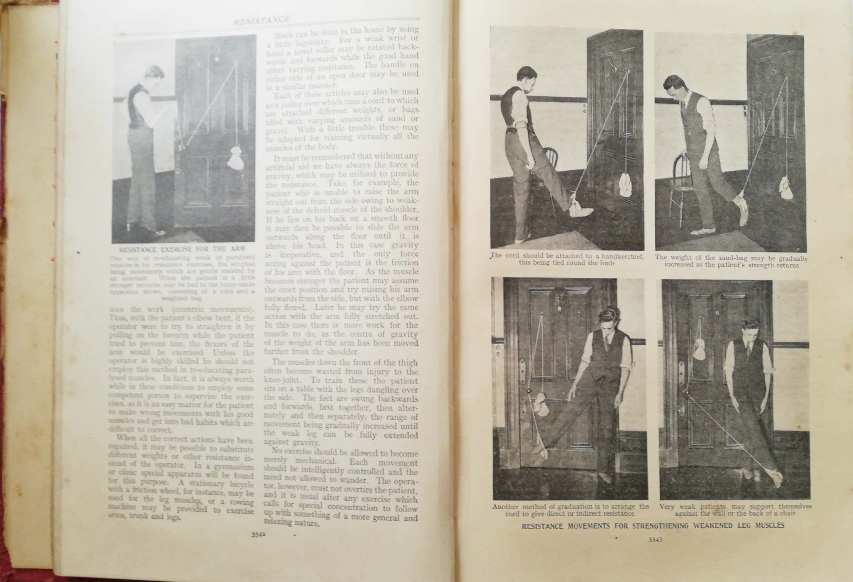 นิตยสารทางการแพทย์เก่า ฉบับภาษาอังกฤษ HARMSWORTH'S HOME DOCTOR& ENCYCLOPEDIA OF GOOD HEALTH**หนังสือเก่ามีตำหนิตามภาพ