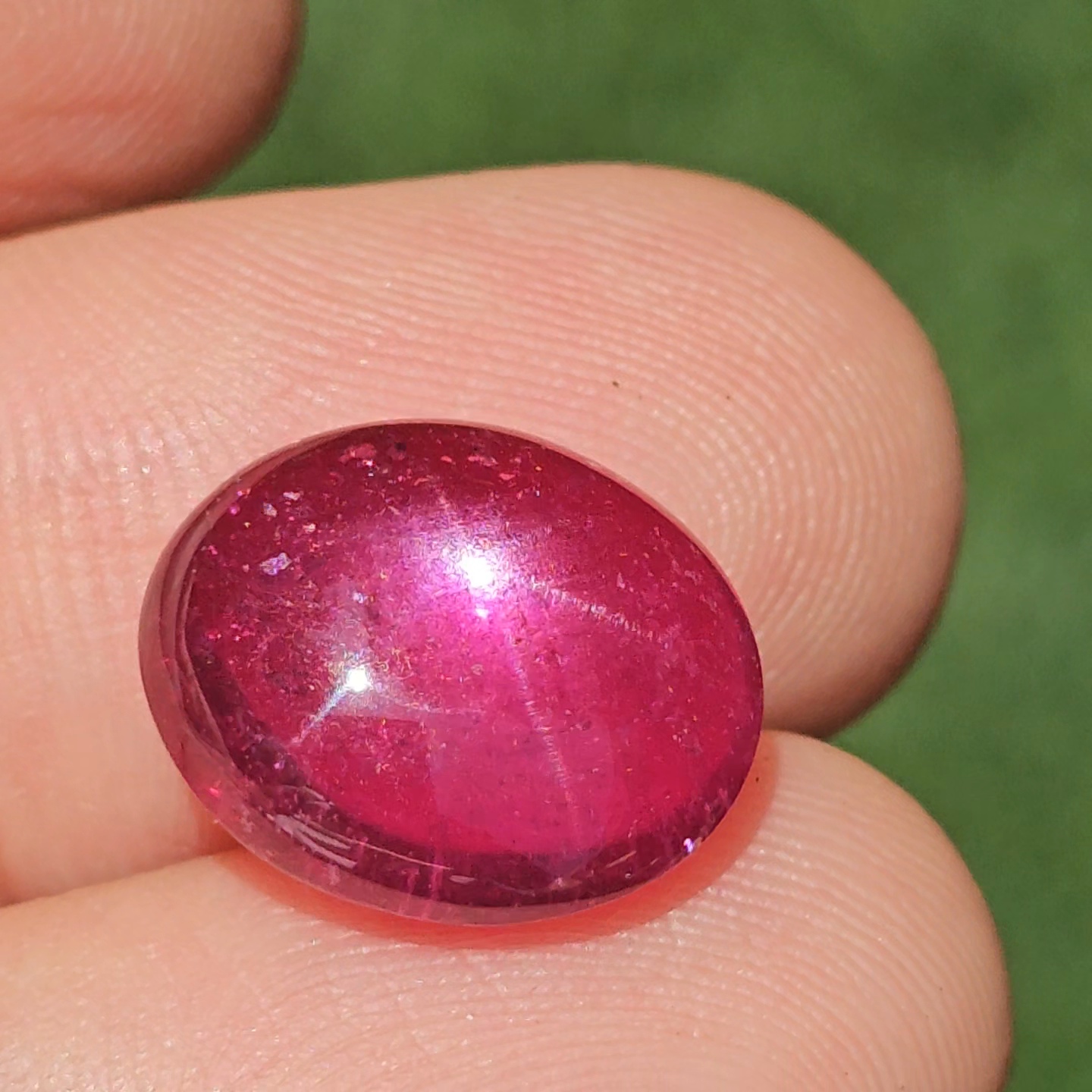 พลอย ทับทิม สตาร์ แซฟไฟร์ Ruby Star Sapphire 10.71 กะรัต (Cts.) พร้อมใบเซอร์ พลอยแท้ อัญมณีมงคลประจําวันเกิด เครื่องประดับพลอย