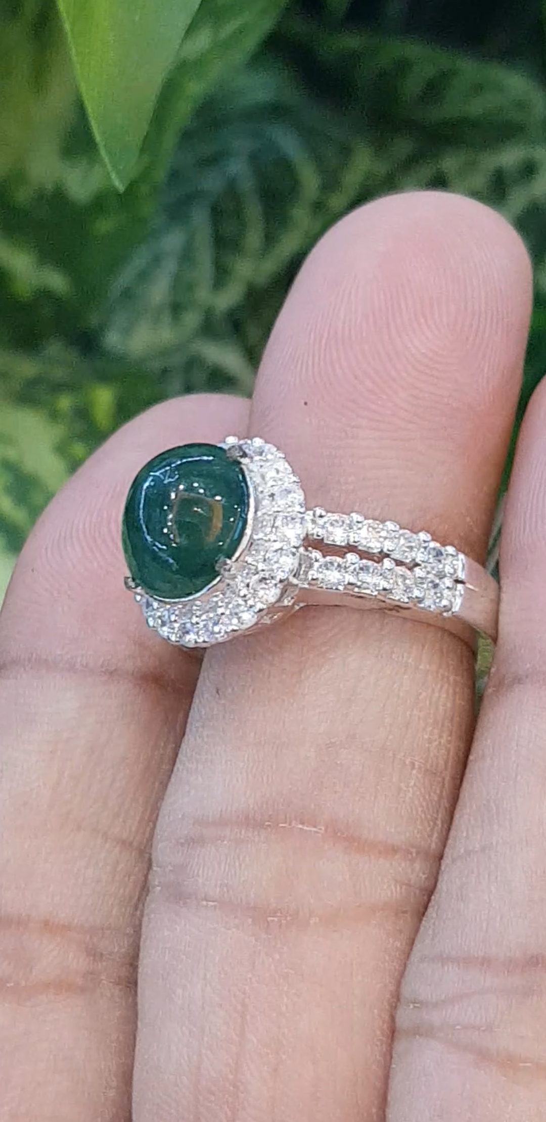 หยก พม่า แท้ Jade แหวนหยก 翡翠戒指 (Jadeite ring) 3.34 กะรัต (Cts.) (Size) 55 ดิบ ไม่ผ่านการปรับปรุง (Type A) พม่า (Myanmar)