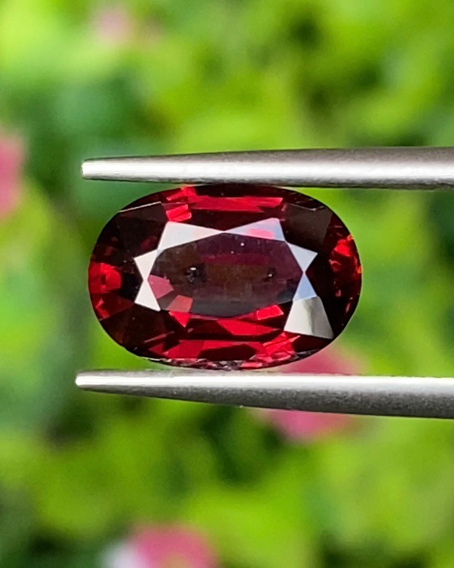 พลอย โรโดไลต์ กาเน็ท Rhodolite Garnet 3.00 กะรัต Cts.พลอยแท้ อัญมณีมงคลประจําวันเกิด เครื่องประดับพลอย