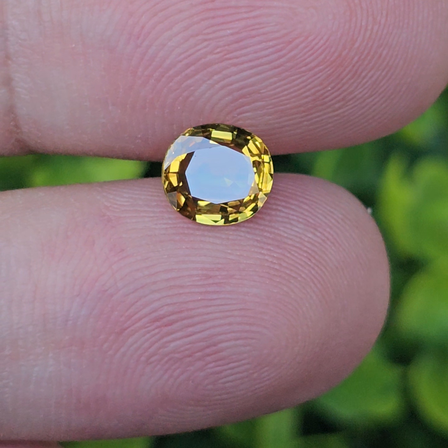 พลอย บุษราคัม Yellow Sapphire 1.18 กะรัต (Cts.) ดิบ (Unheated) พร้อมใบเซอร์ พลอยแท้ อัญมณีมงคลประจําวันเกิด เครื่องประดับพลอย