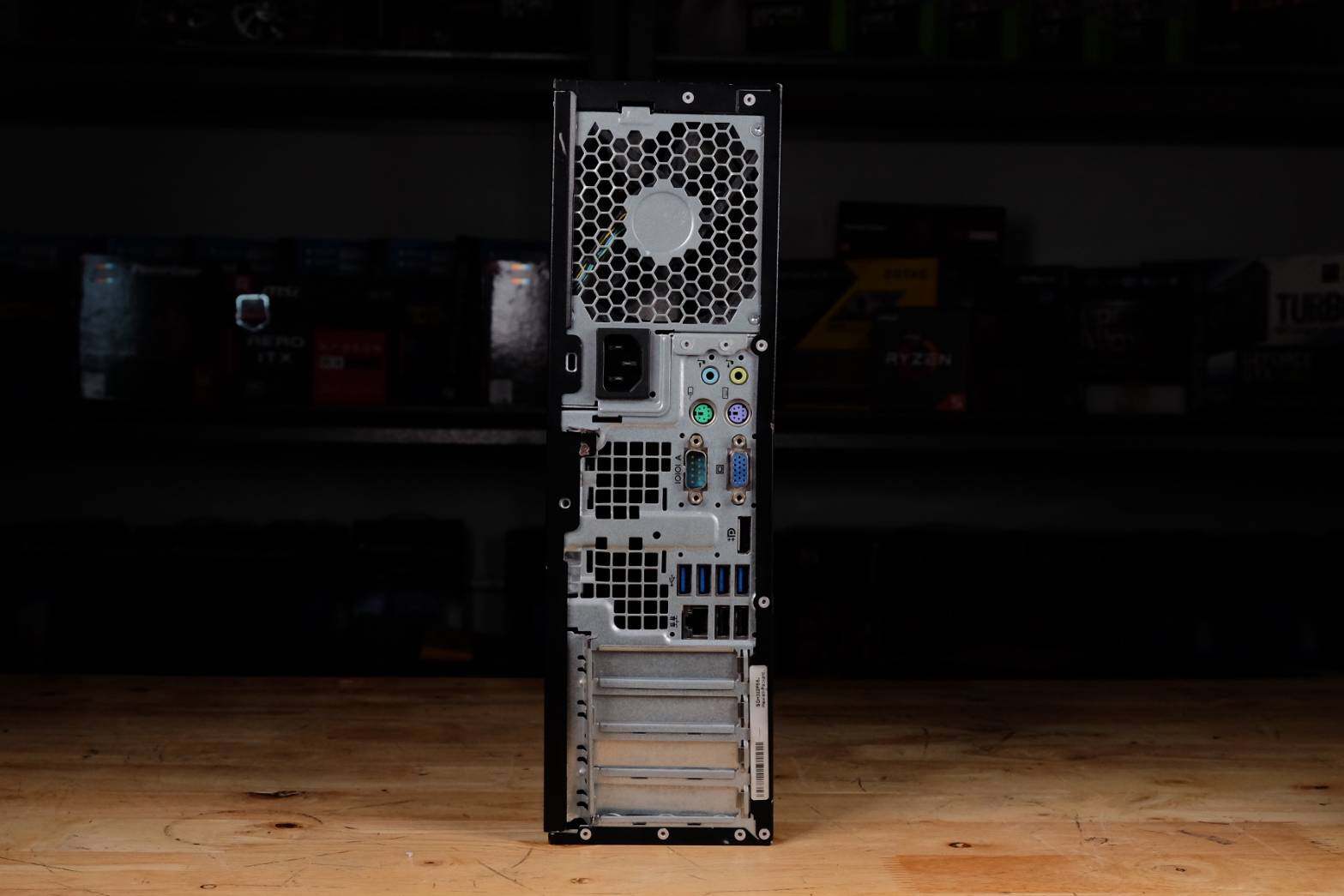 HP Compaq 8200 SFF คอมพิวเตอร์แบบตั้งโต๊ะ