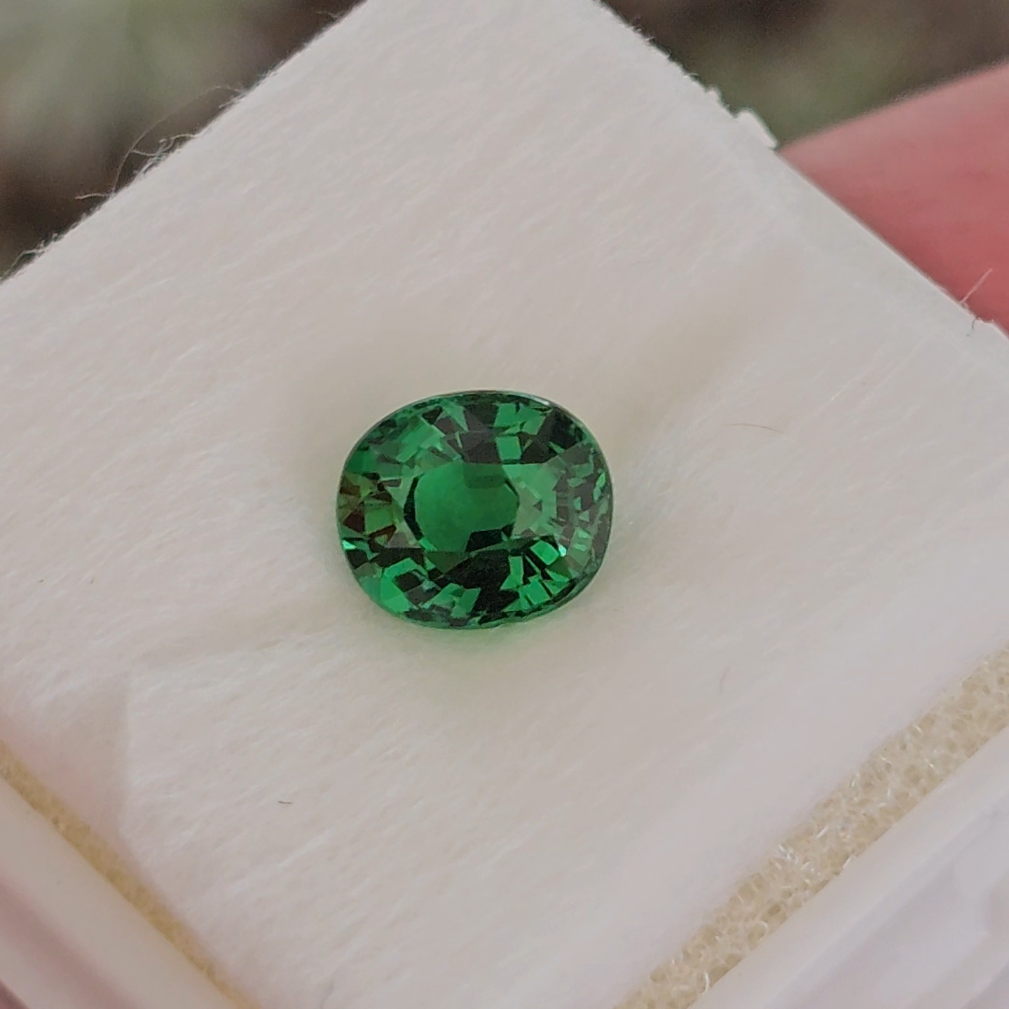 พลอย ซาโวไรท์ Tsavorite Garnet 1.24 กะรัต (Cts.) ดิบ Unheated พร้อมใบเซอร์ อัญมณีมงคลประจําวันเกิด เครื่องประดับพลอย