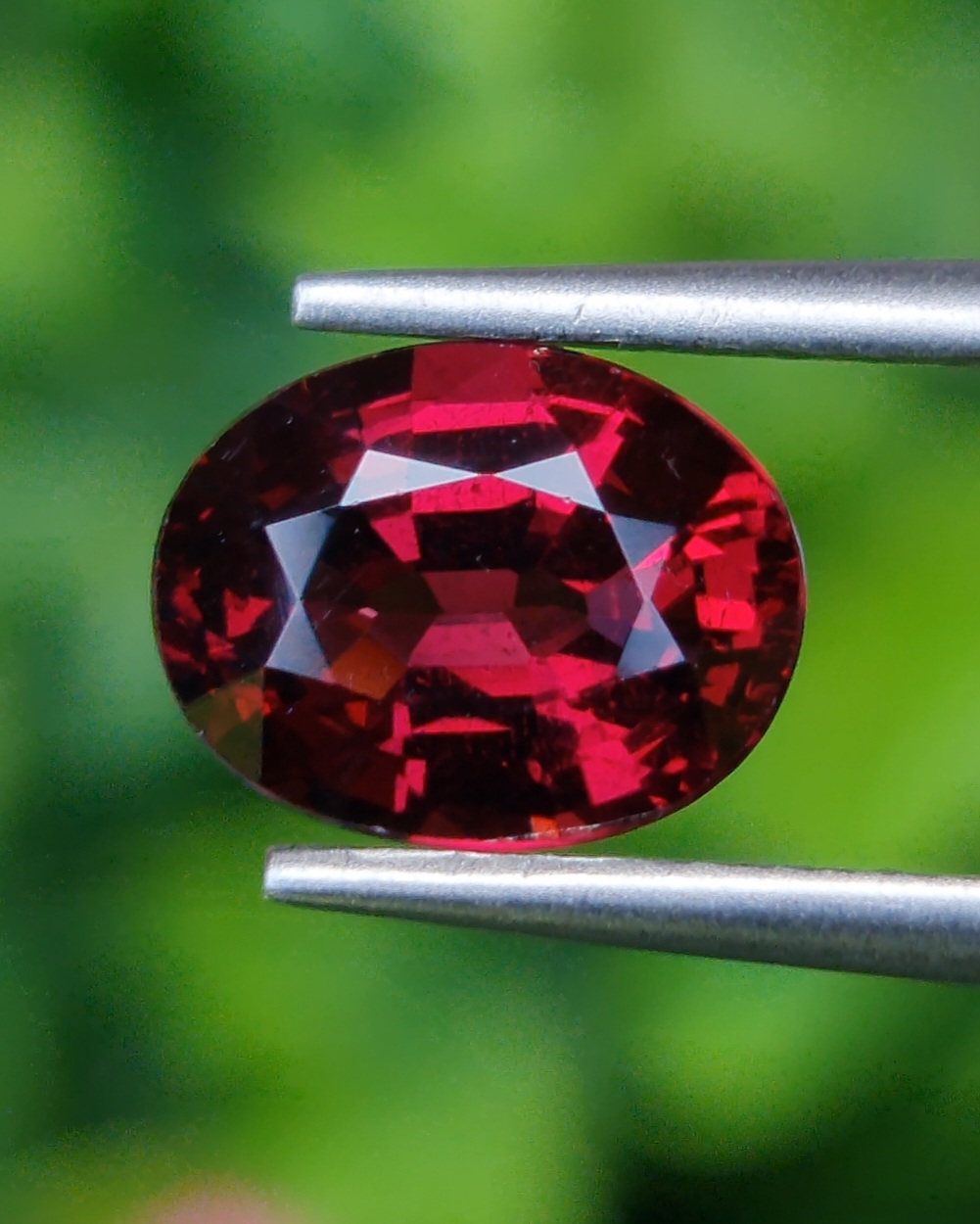 พลอย โรโดไลต์ กาเน็ท Rhodolite Garnet 2.64 กะรัต Cts.พลอยแท้ อัญมณีมงคลประจําวันเกิด เครื่องประดับพลอย