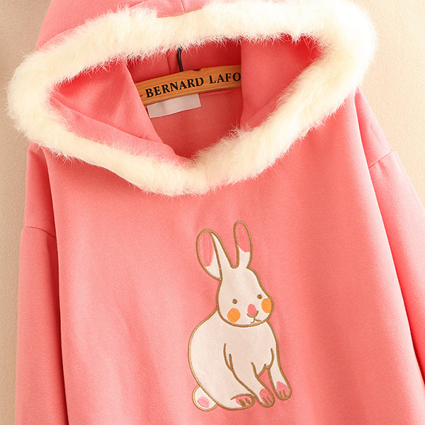 เสื้อสเวตเตอร์กันหนาว ฮู้ดแต่งเฟอร์แท้ ปักลายกระต่ายน้อยน่ารัก (12341LM)