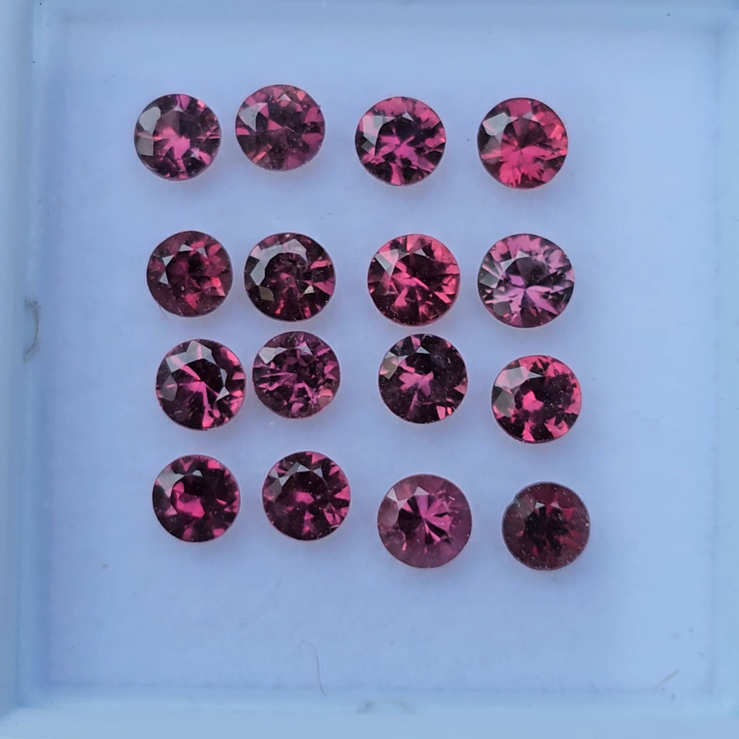 พลอย ทับทิม สยาม Siam Ruby sapphire 16 เม็ด 2.01 กะรัต (Cts.) ดิบ (Unheated) พลอยแท้ อัญมณีมงคลประจําวันเกิด เครื่องประดับพลอย