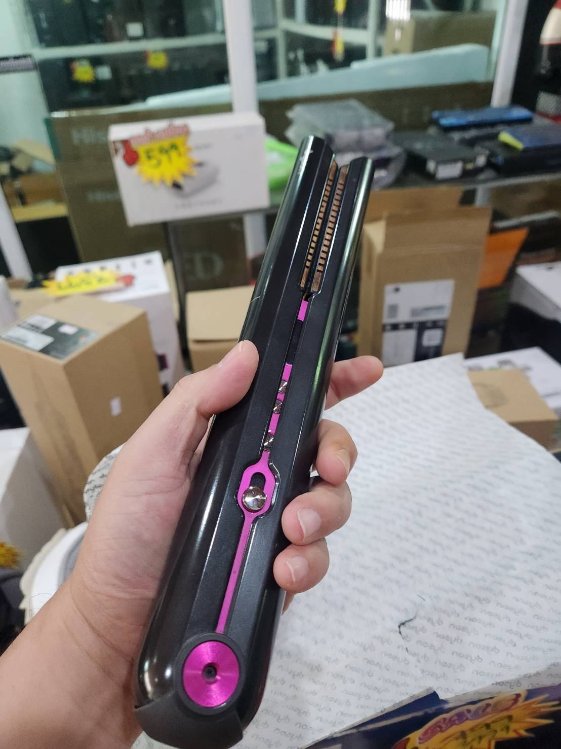 เครื่องหนีบผม Dyson Corrale+Adapter+แท่นชาร์จ มือสองสภาพเหมือนใหม่เลย