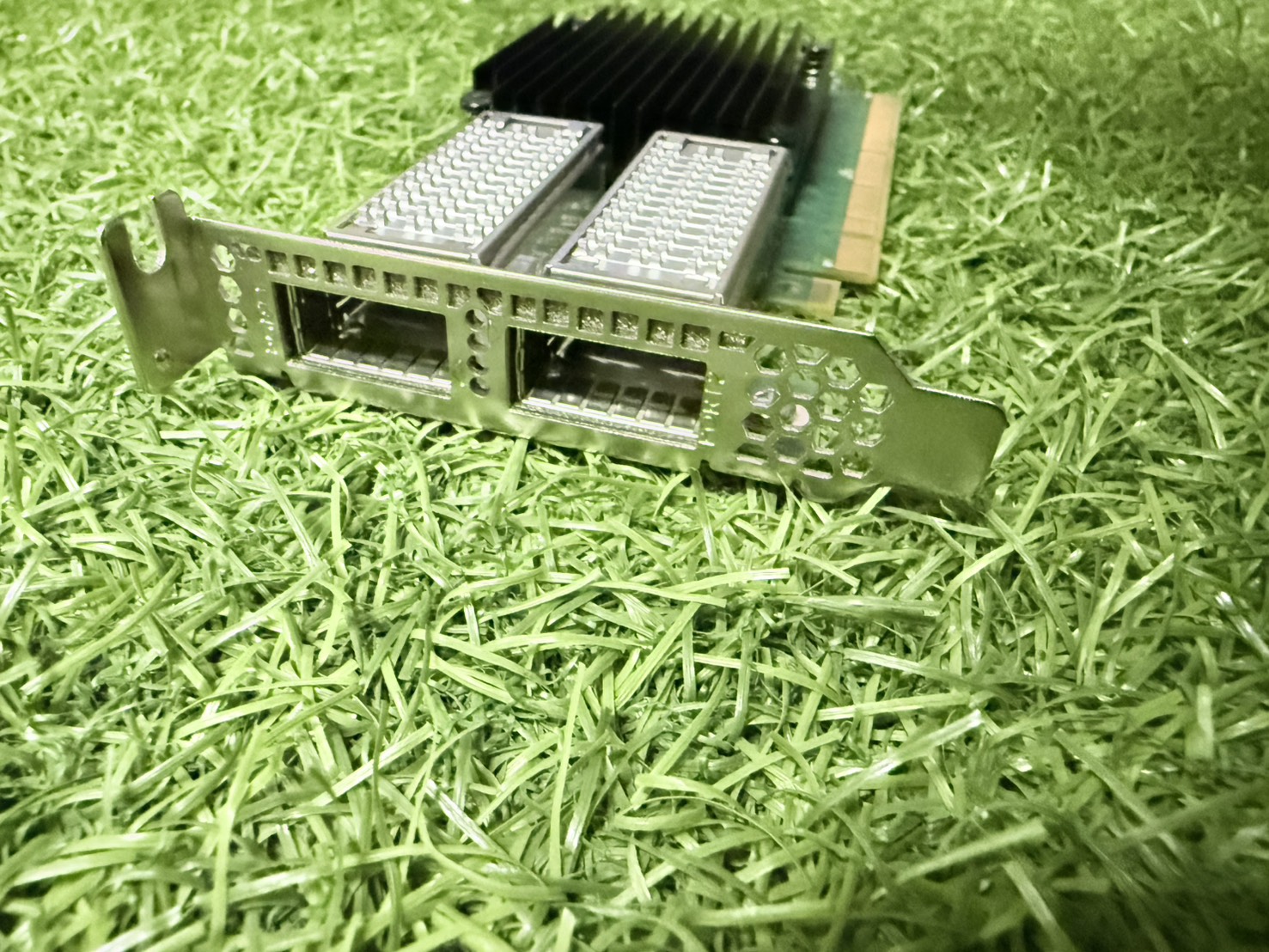 สำหรับ Server CB194A- Connect-IB FDR Infiniband 56Gb/s 2Port Adapter CB194A มี 4 ใบ