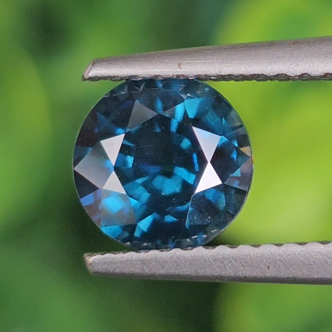 พลอย เพทาย Natural Zircon 1.93 กะรัต (Cts.) พร้อมใบเซอร์ พลอยแท้อัญมณีมงคล ประจําวันเกิด เครื่องประดับพลอย