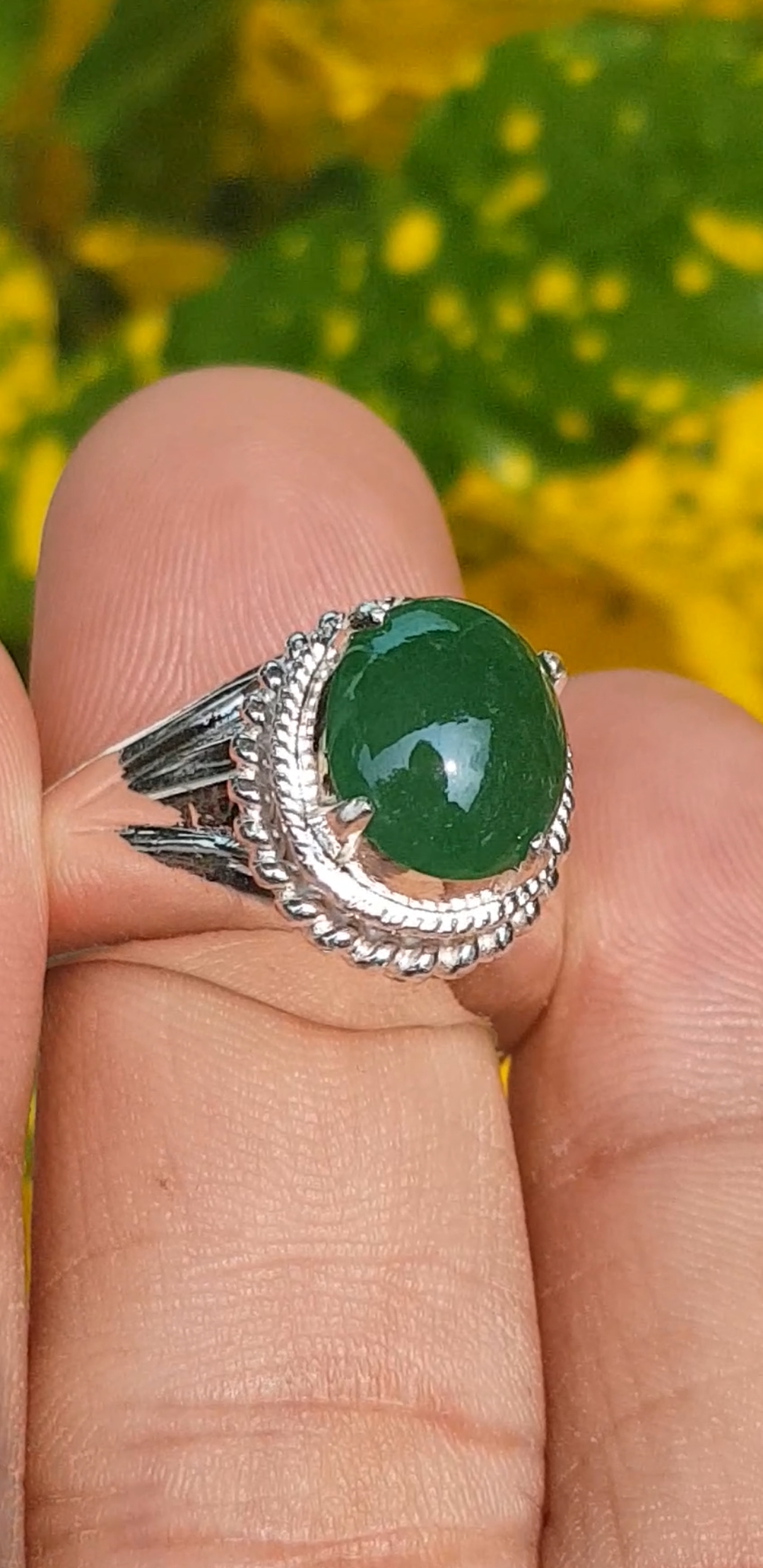 หยก พม่า แท้ Jade แหวนหยก 翡翠戒指 (Jadeite ring) 3.03 กะรัต (Cts.) (Size) 60ดิบ ไม่ผ่านการปรับปรุง (Type A) พม่า (Myanmar)