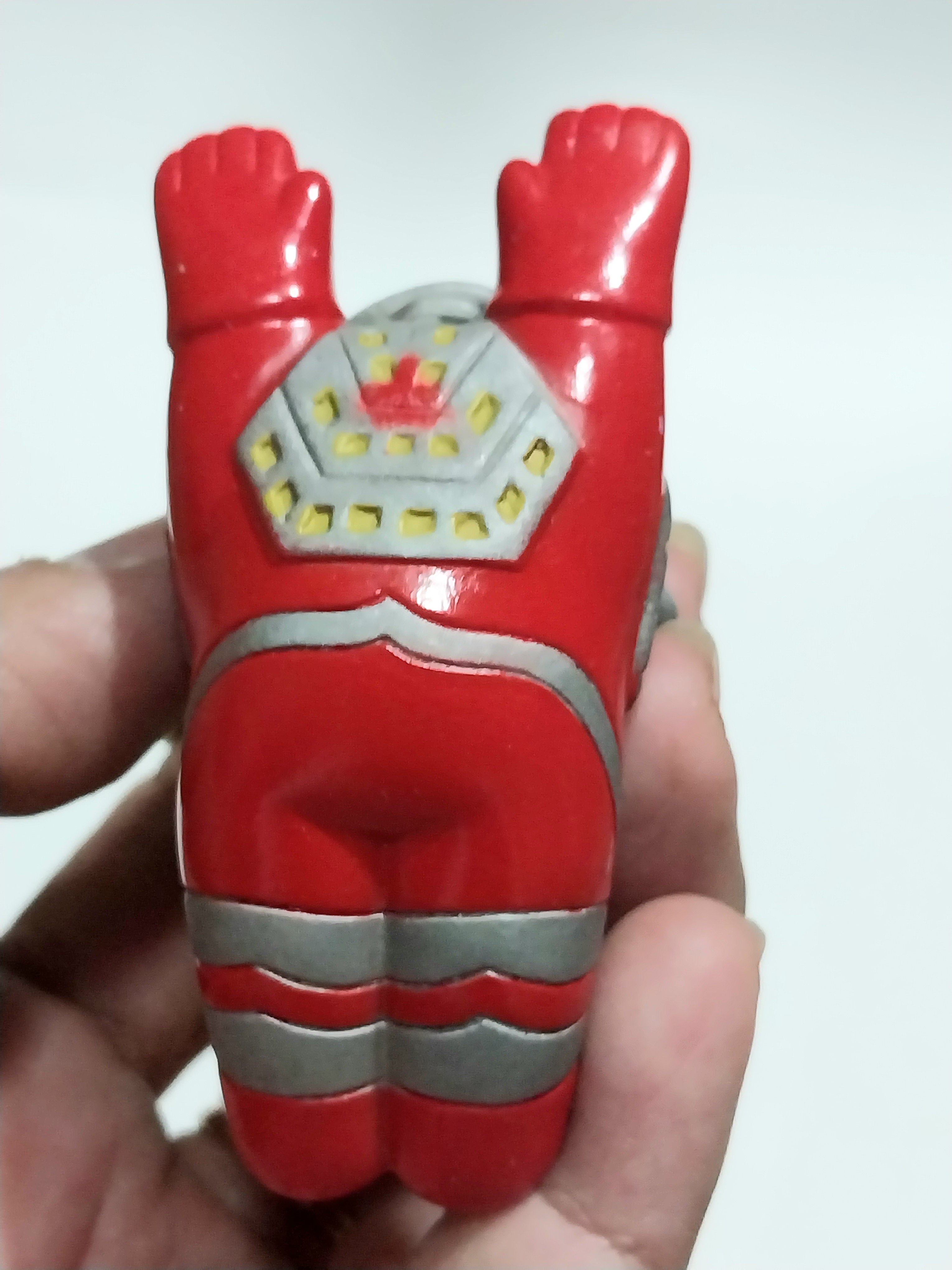 มีหลายภาพ,พวงกุญแจอุลตร้าเซเว่นบิน **มีรอยสิลอกบ้างตามภาพ