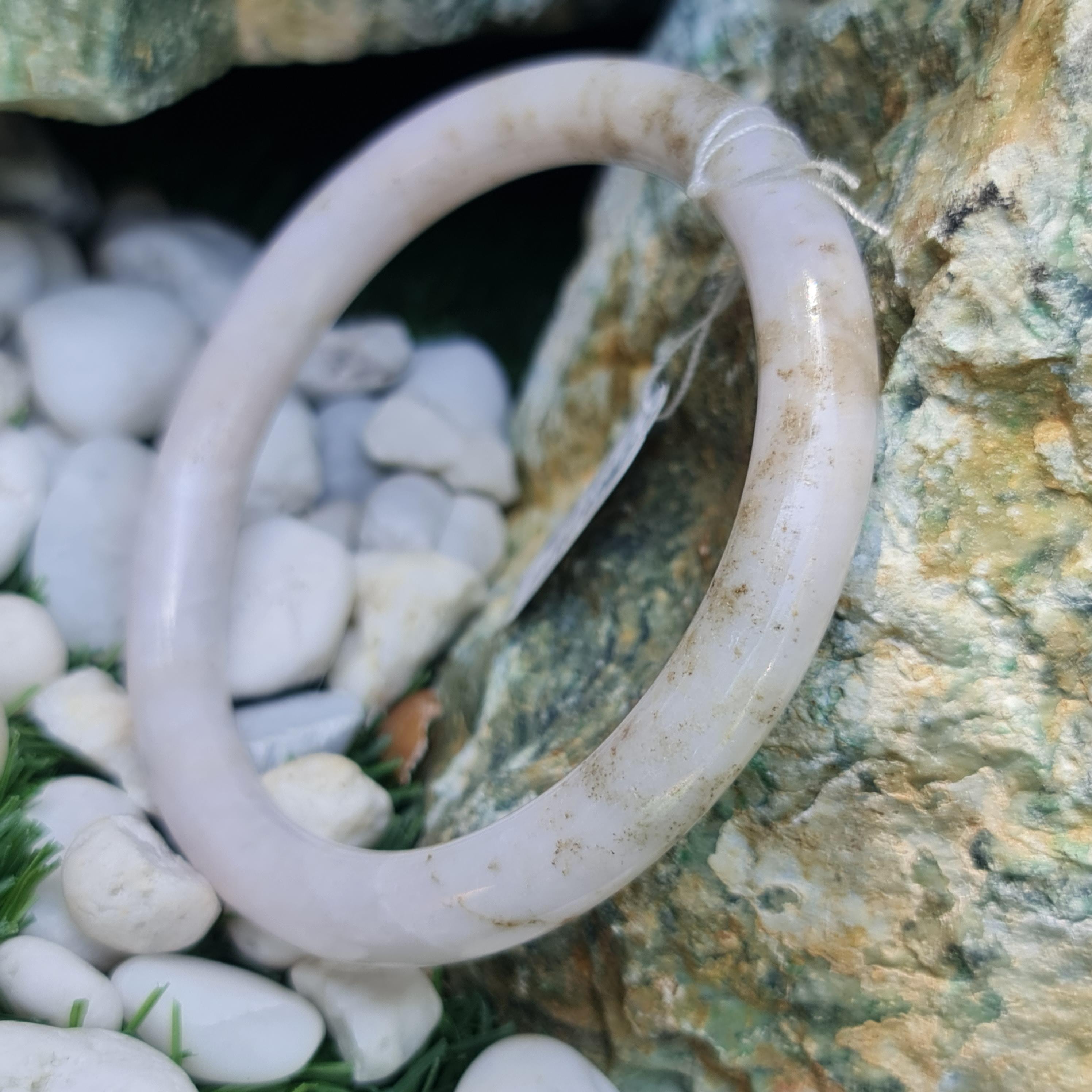 JB6711135 หยก พม่า แท้ Jade กำไลหยก 58.2 มม. (Jadeite bracelet) พม่า (Myanmar)