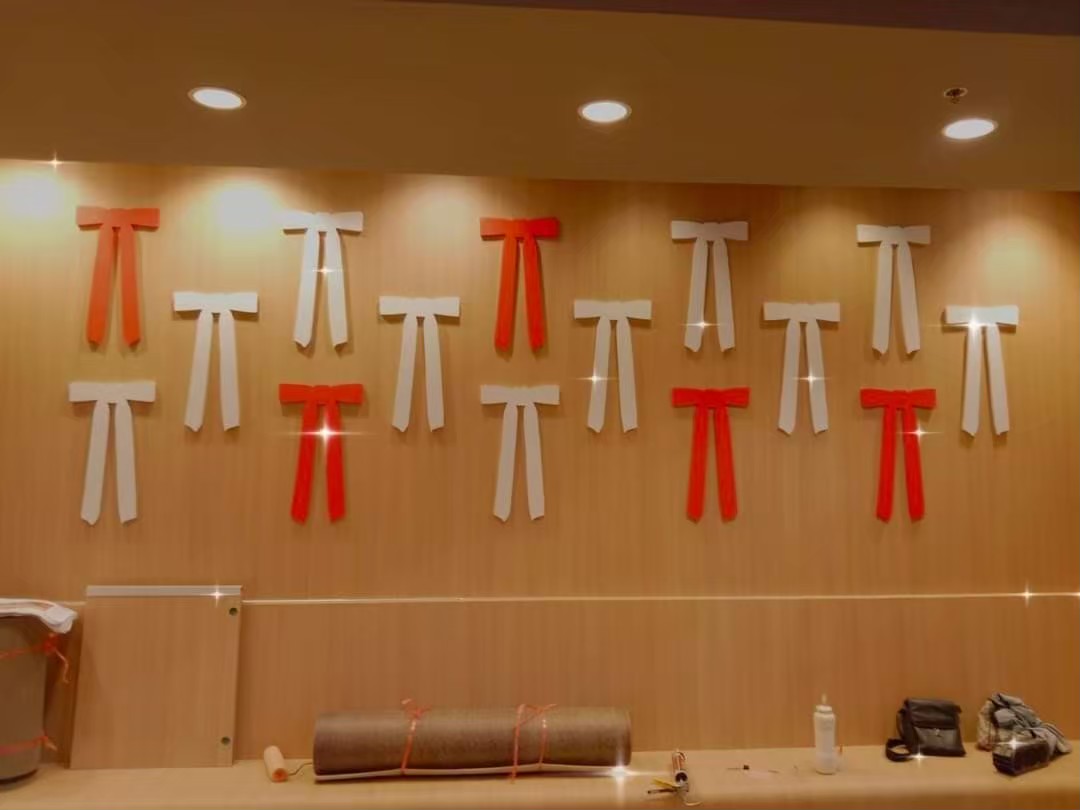 งานตกแต่งป้ายและสติ๊กเกอร์ร้านไก่ KFC