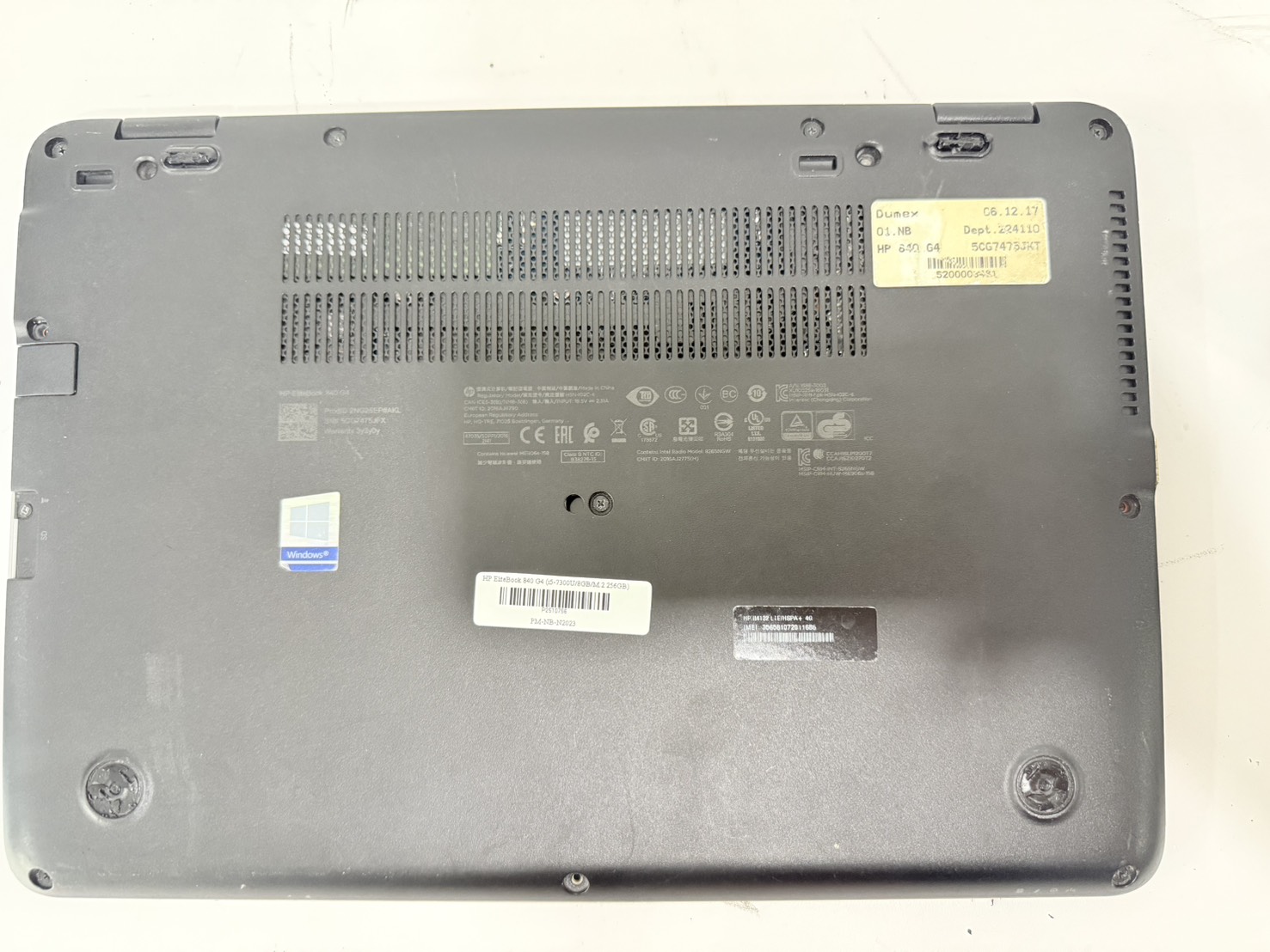 Notebook HP EliteBook 840 G4 (i5-7300U/8GB/M.2 256GB) ไม่มี Adapter แบต 75% แบตเสื่อม จอ Bright ขอบยางเสื่อม