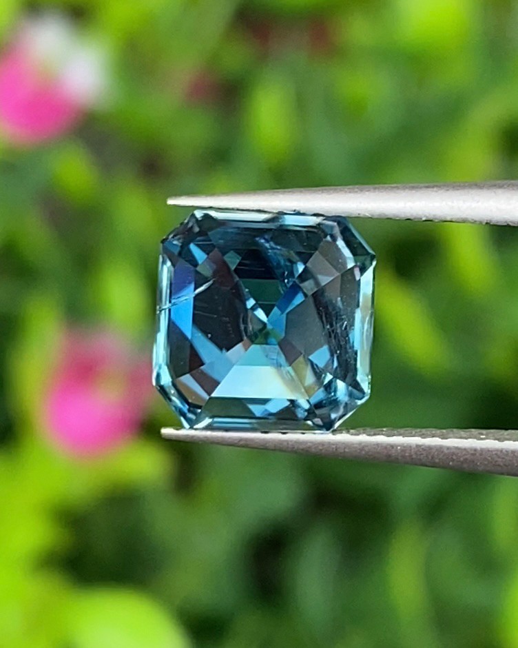 พลอย เพทาย (Zircon) 3.35 กะรัต (Cts.) พลอยแท้ อัญมณีมงคลประจําวันเกิด เครื่องประดับพลอย