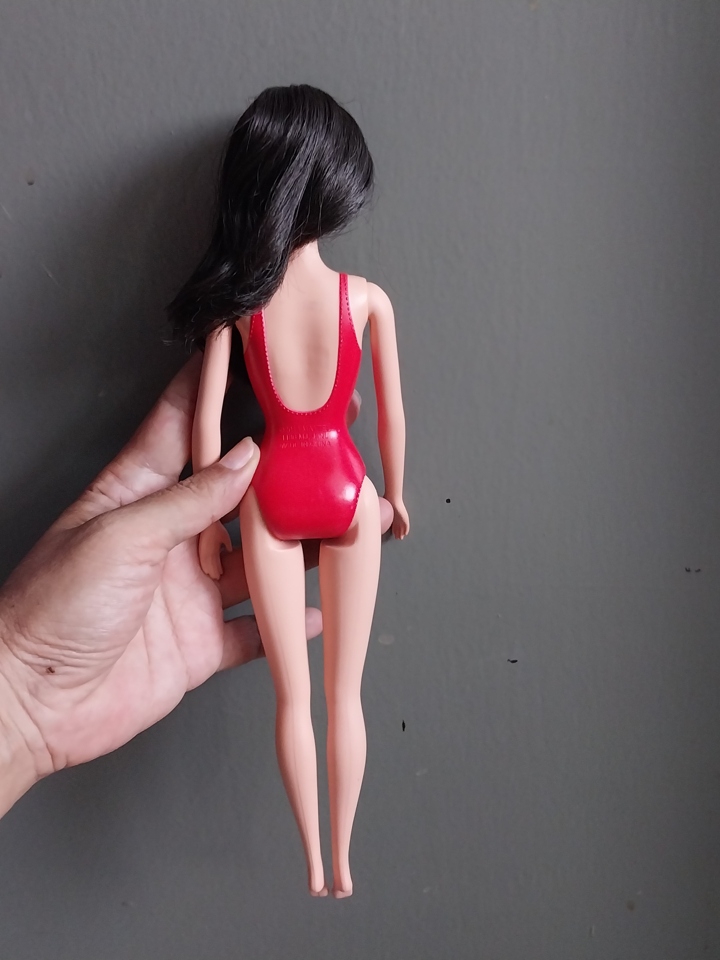 มีหลายภาพ หน้าผากมีรอยสีเปื้อน Barbie Beach Raquelle Doll จาก Mattel 2014 ตุ๊กตาบาร์บี้ แถมชุดเกาหลี