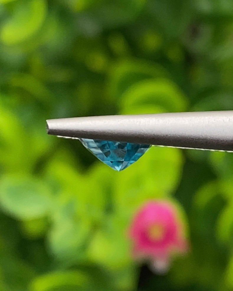 พลอย เพทาย Natural Zircon 3.10 กะรัต (Cts.) พลอยแท้อัญมณีมงคล ประจําวันเกิด เครื่องประดับพลอย