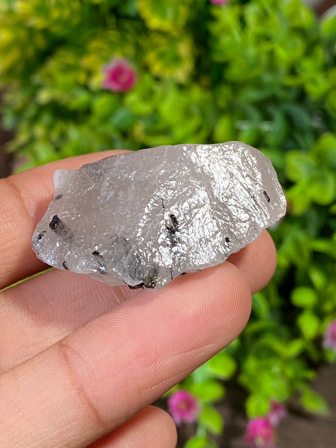 ก้อน ไหมดำ ควอตซ์ แก้วขนเหล็ก Black Rutilated Quartz Rough 112.62 กะรัต Cts. พลอยแท้ อัญมณีมงคลประจําวันเกิด เครื่องประดับพลอย