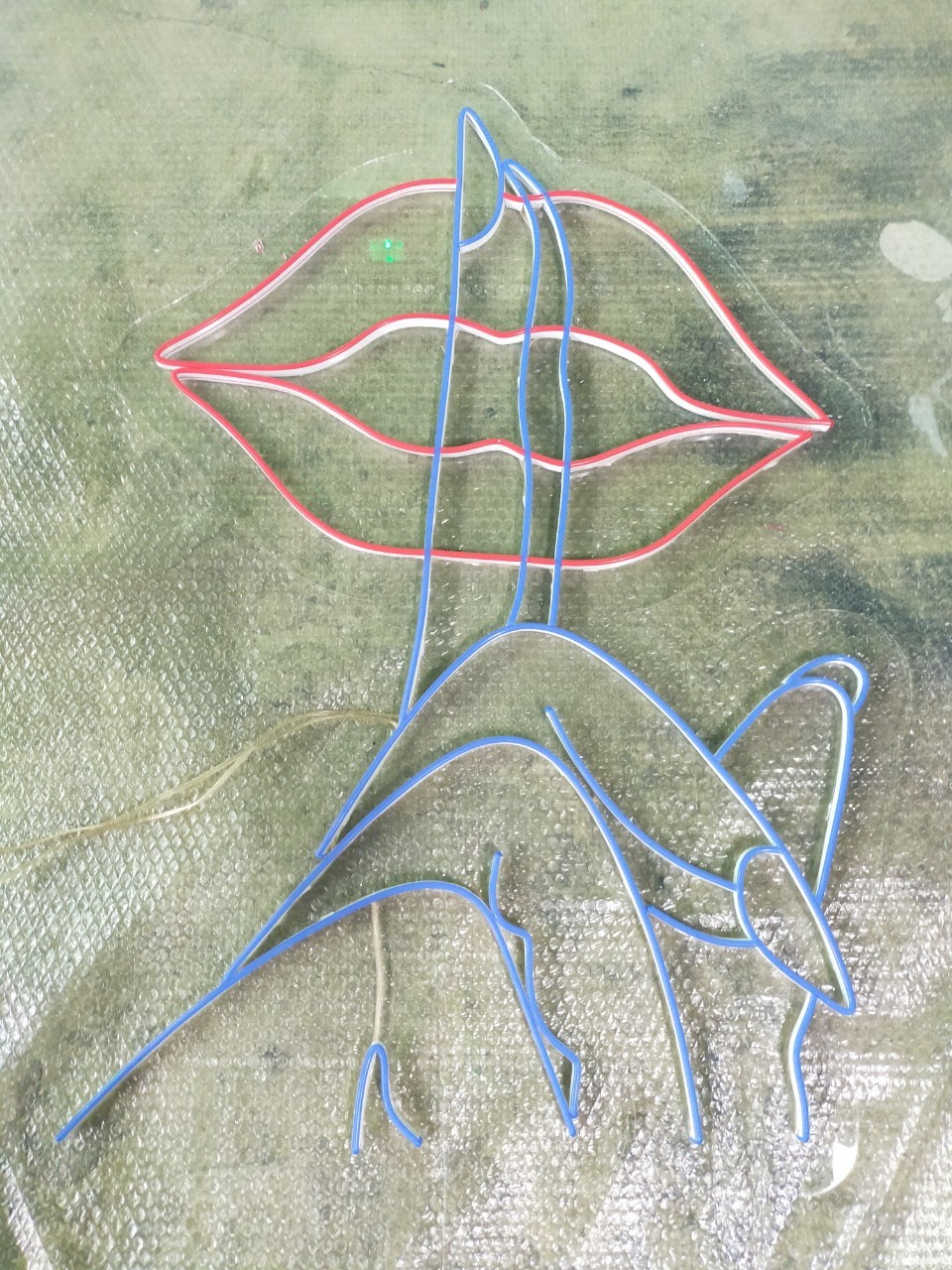 ไฟนีออน เฟค